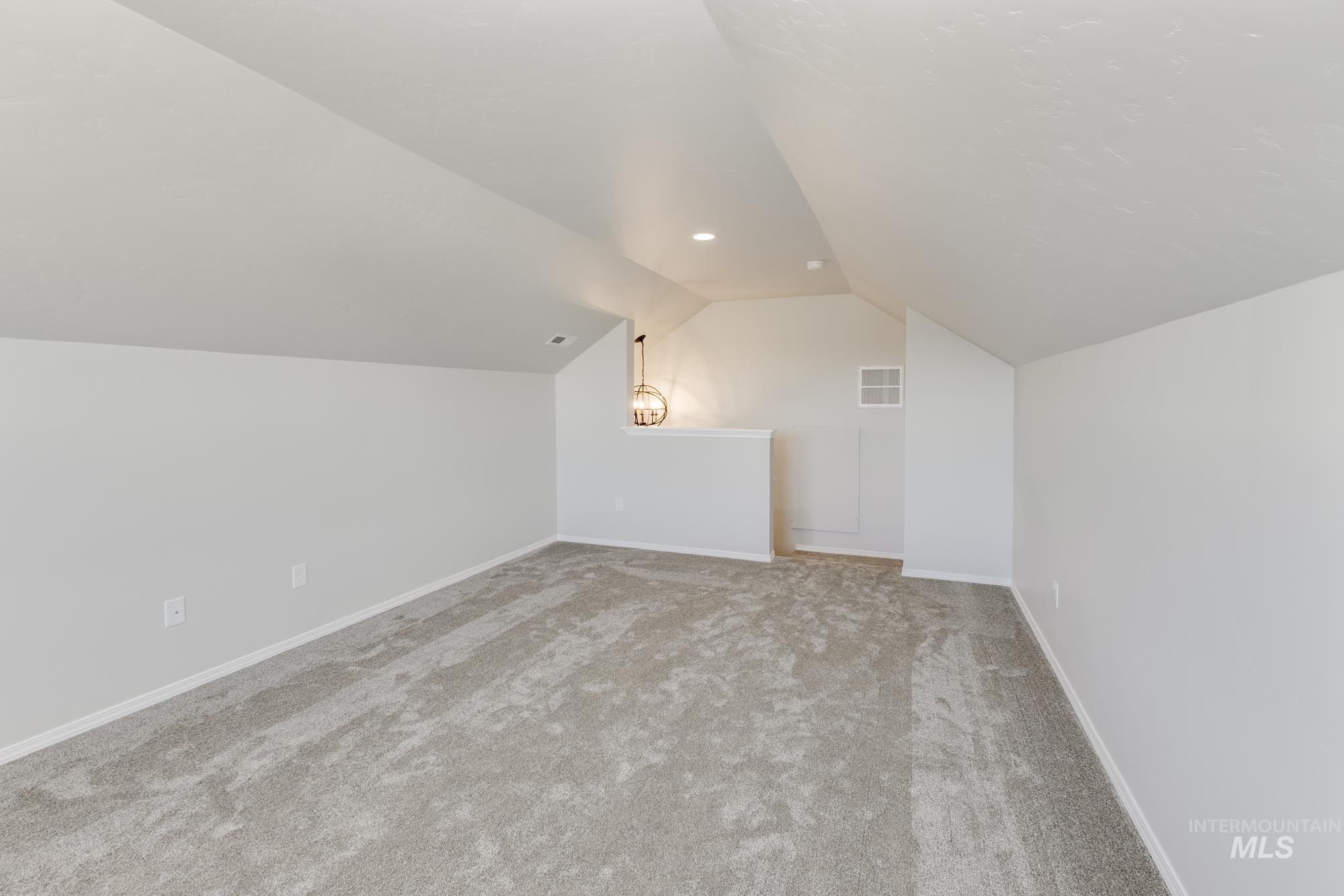 661 W Snowy Owl St Property Photo 21