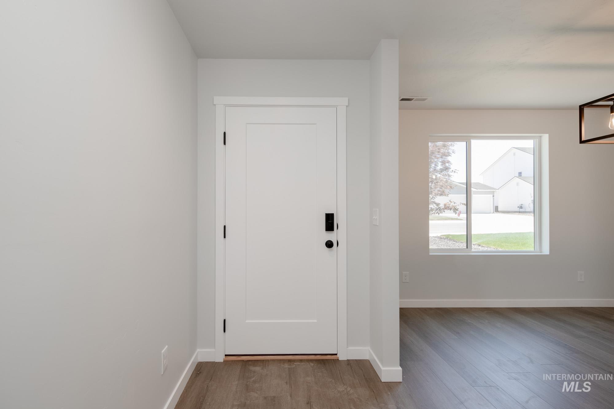 2923 N Arroyo Vista Way Property Photo 2