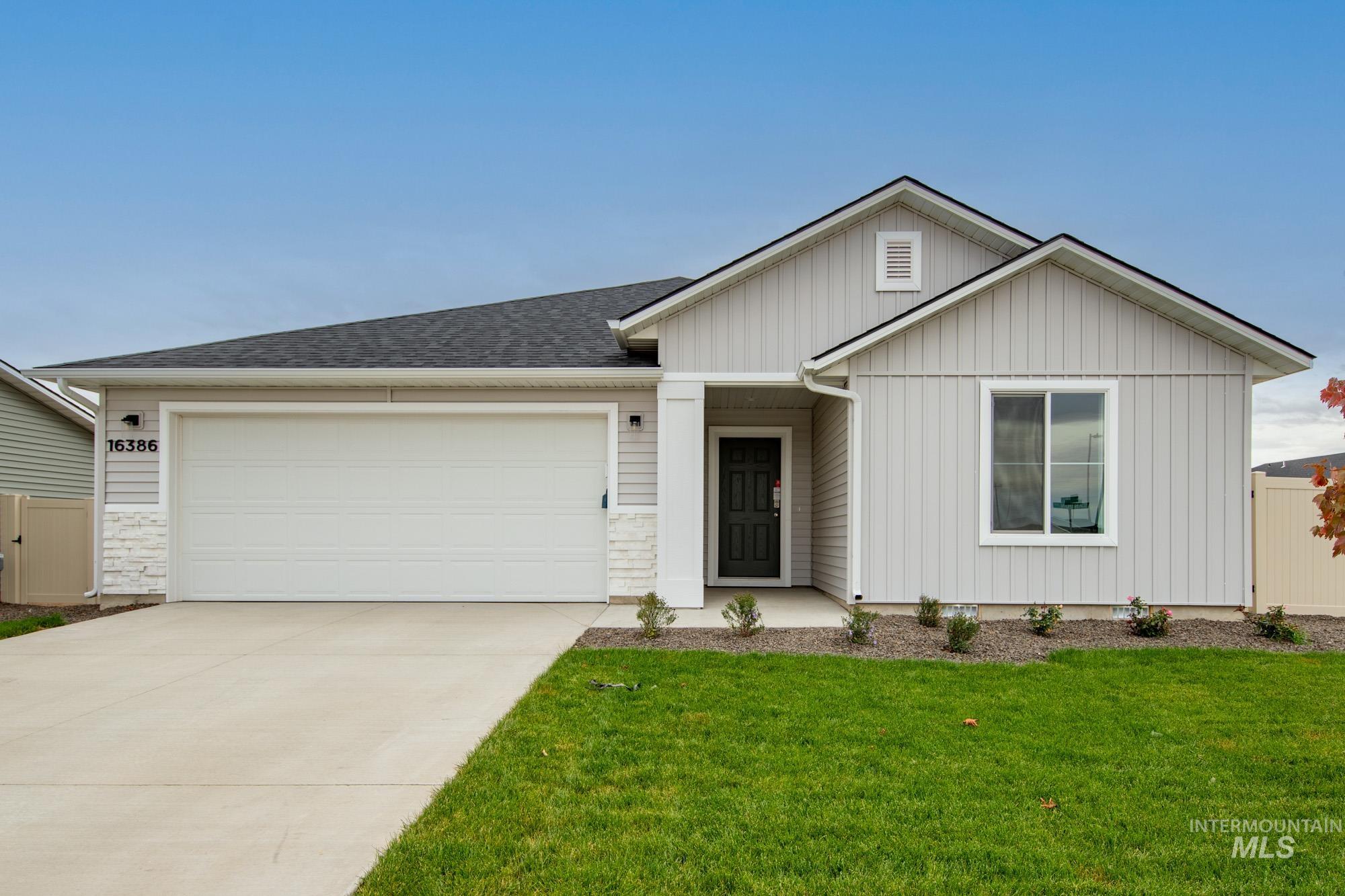2903 N Arroyo Vista Way Property Photo 1