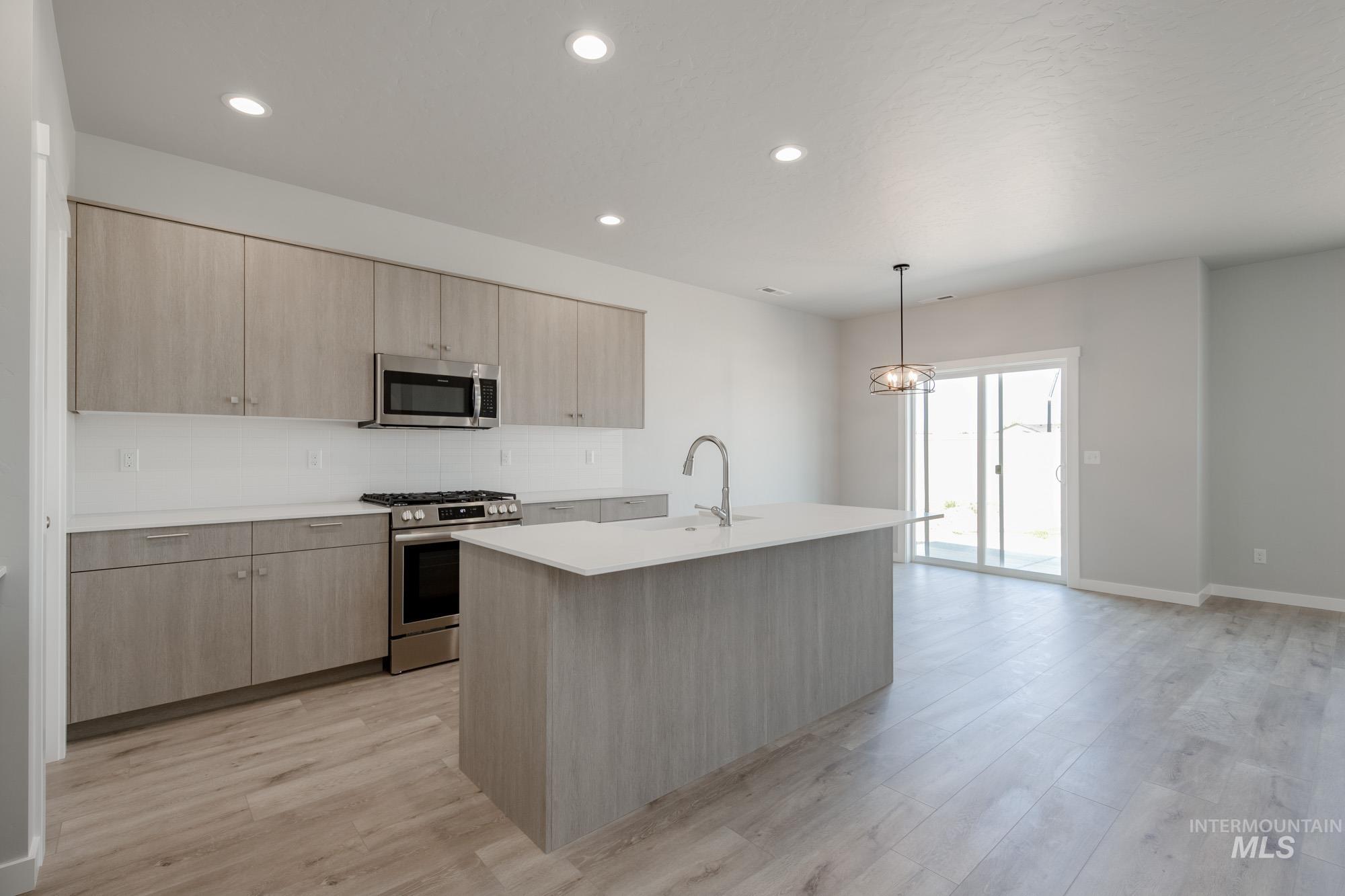 4216 E Woodmurra St Property Photo 4