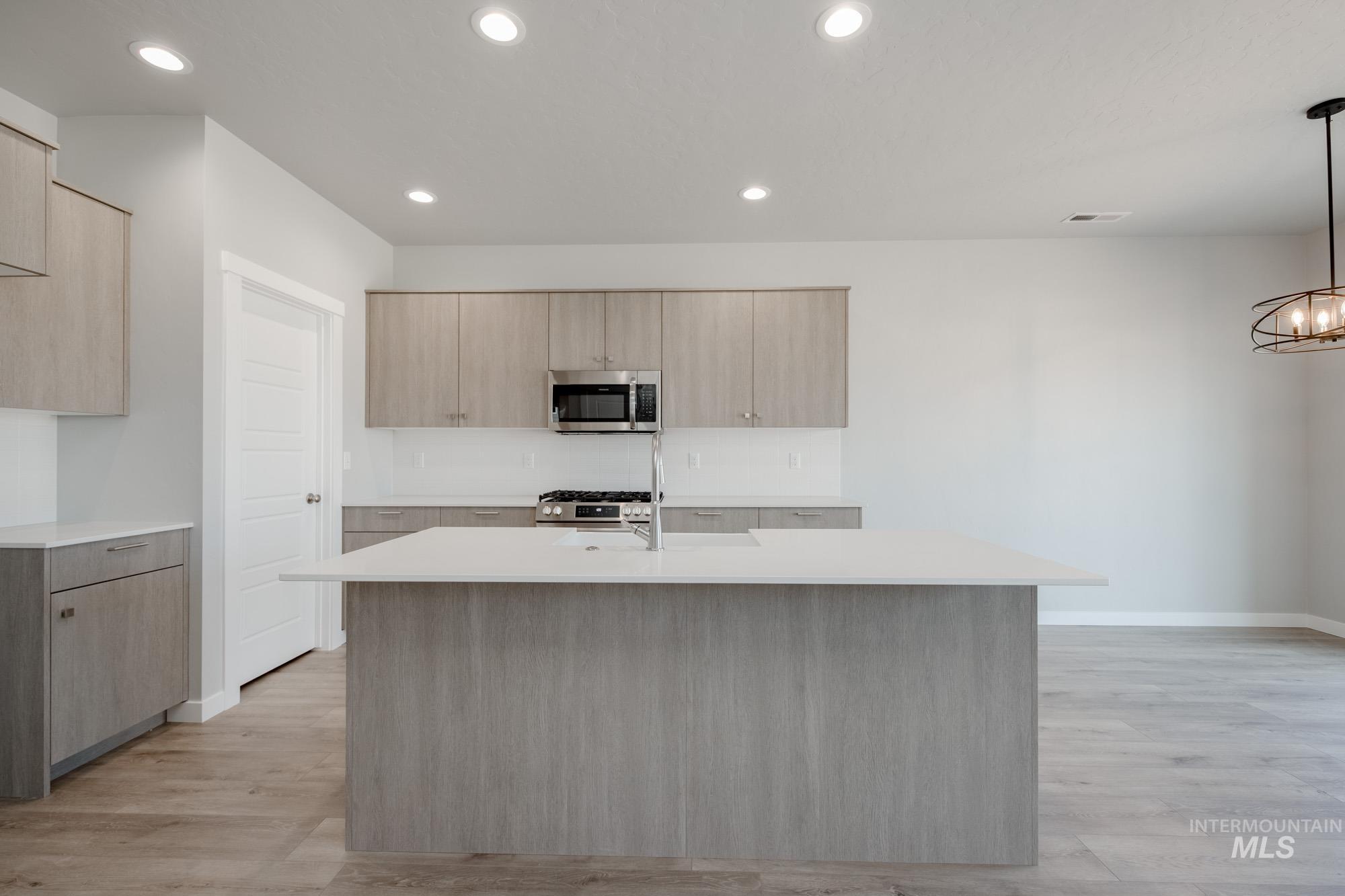 4216 E Woodmurra St Property Photo 5