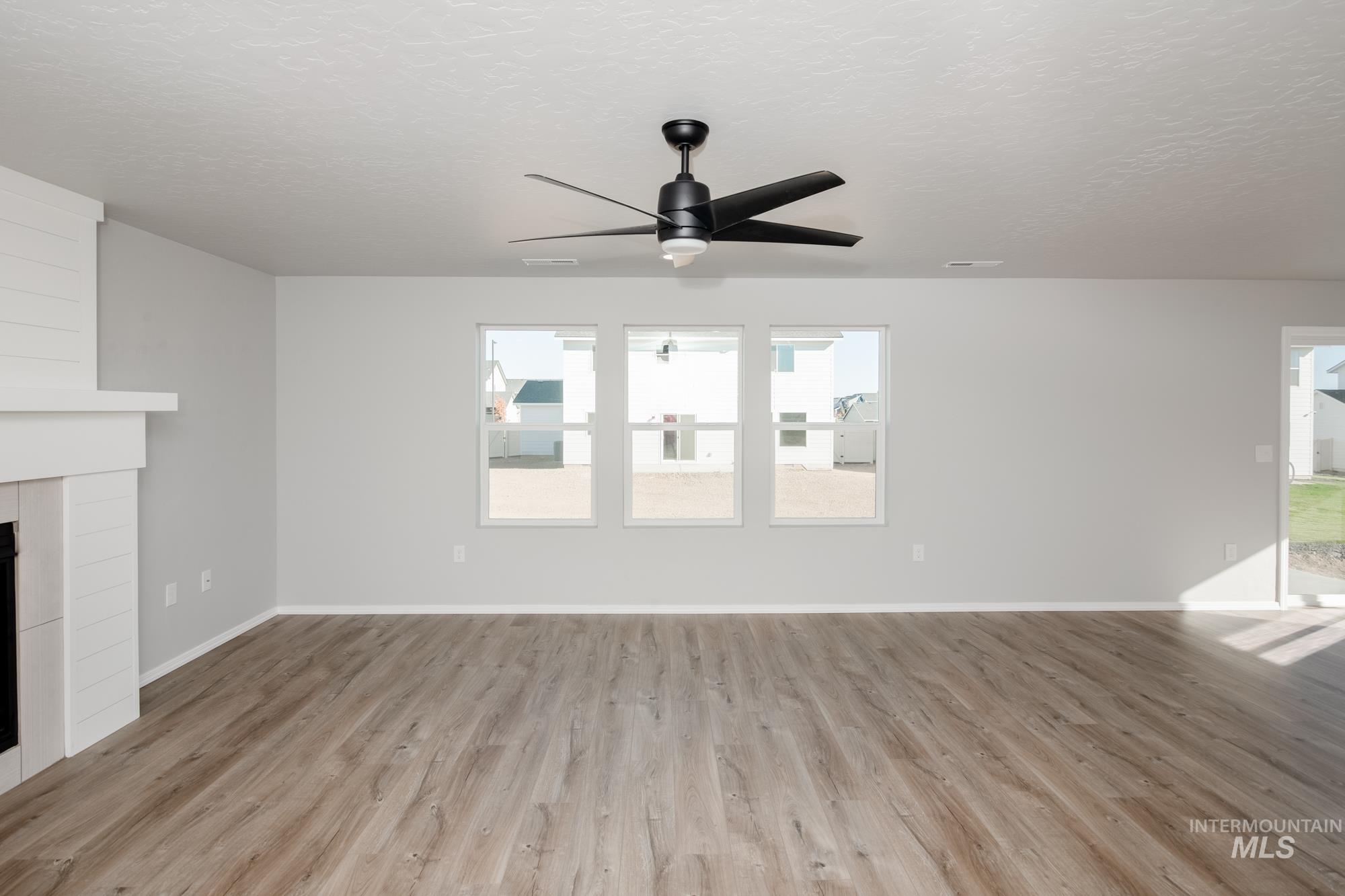 2431 W Podrick Ct Property Photo 9