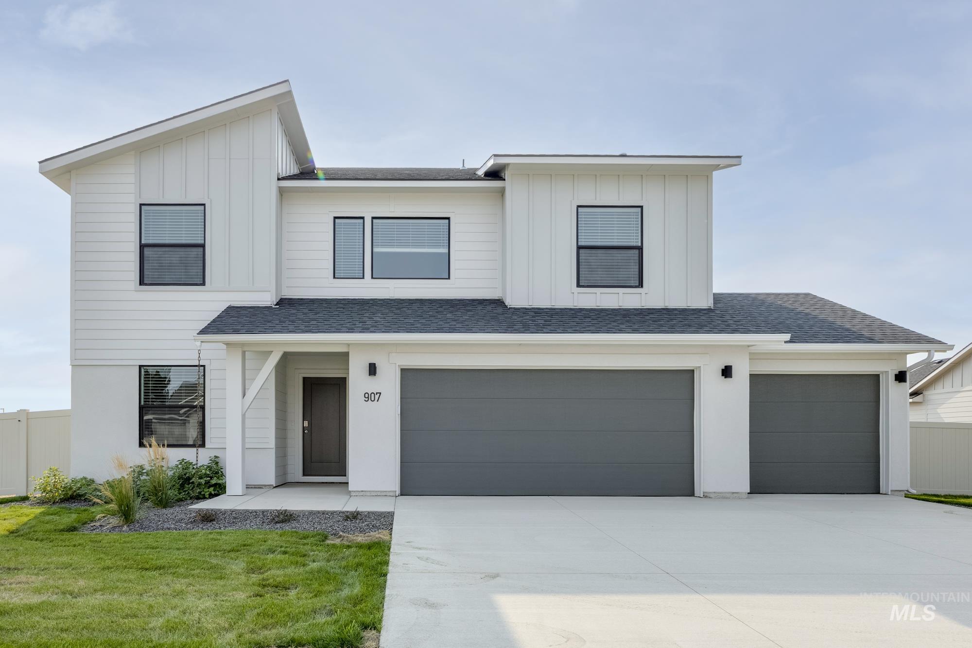 907 E Perjue Basin Dr Property Photo 1