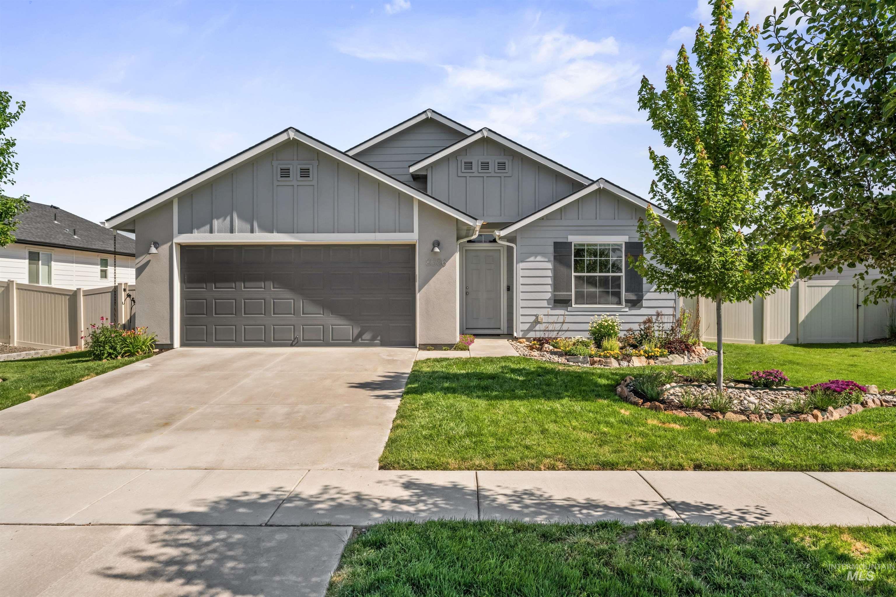 8386 E Mourtan St Property Photo 1