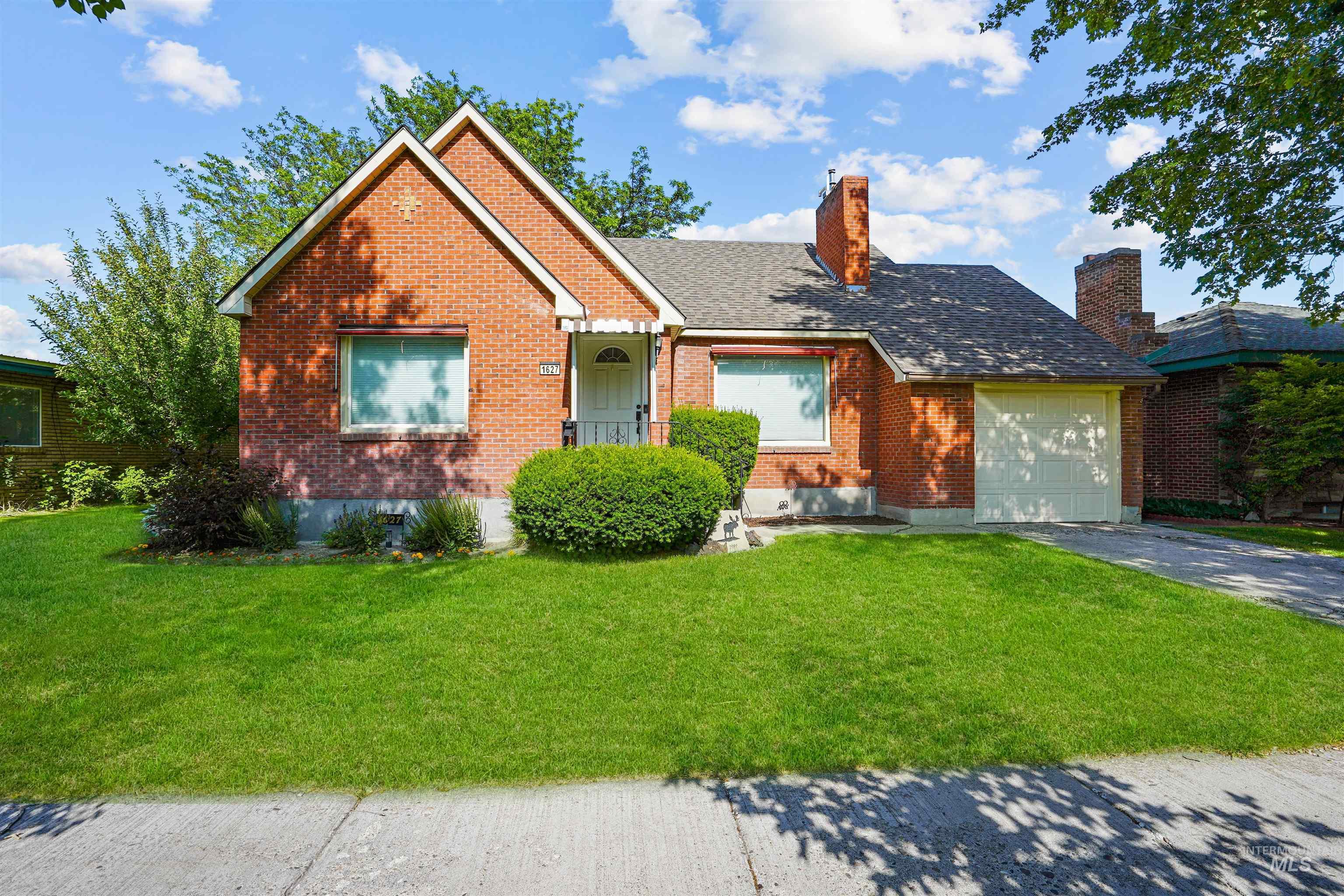 1627 Burton Ave. Property Photo 1