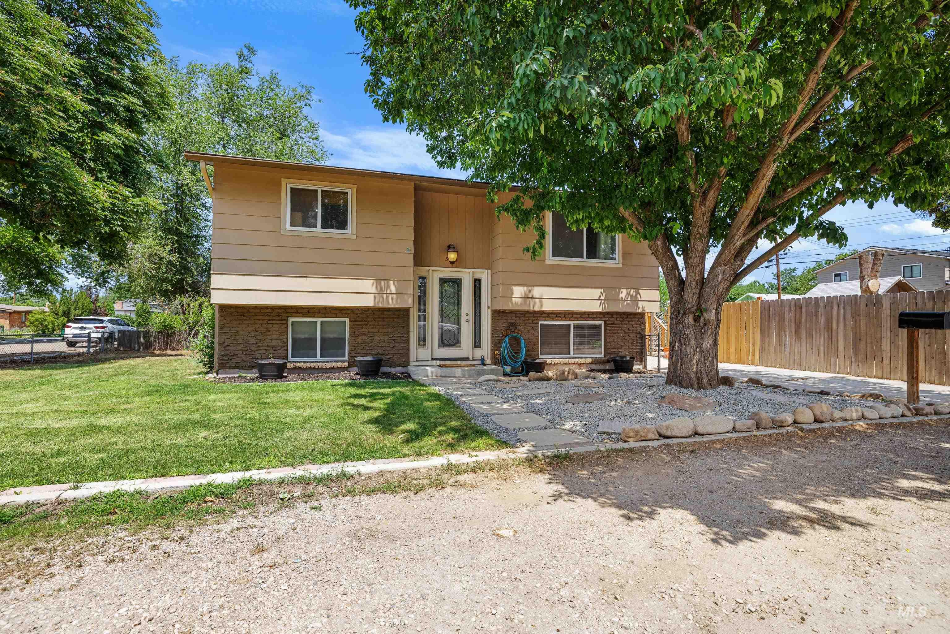 3636 W Palouse St Property Photo 1