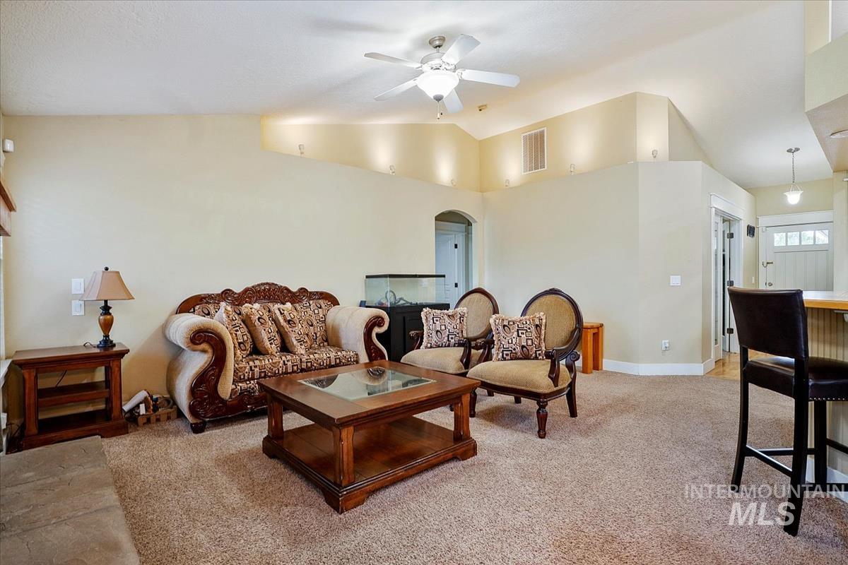 9538 Silverbirch Property Photo 3