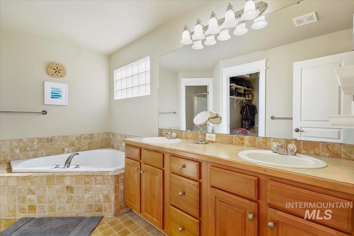 9538 Silverbirch Property Photo 12