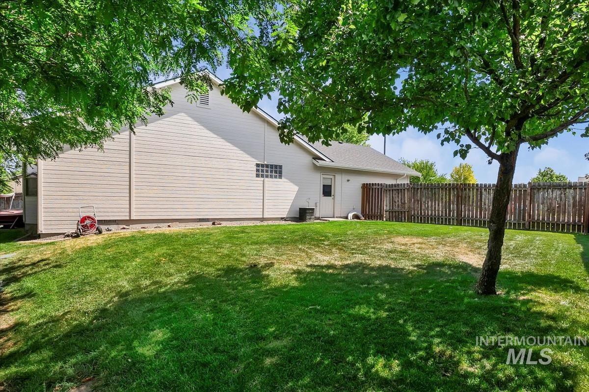 9538 Silverbirch Property Photo 23