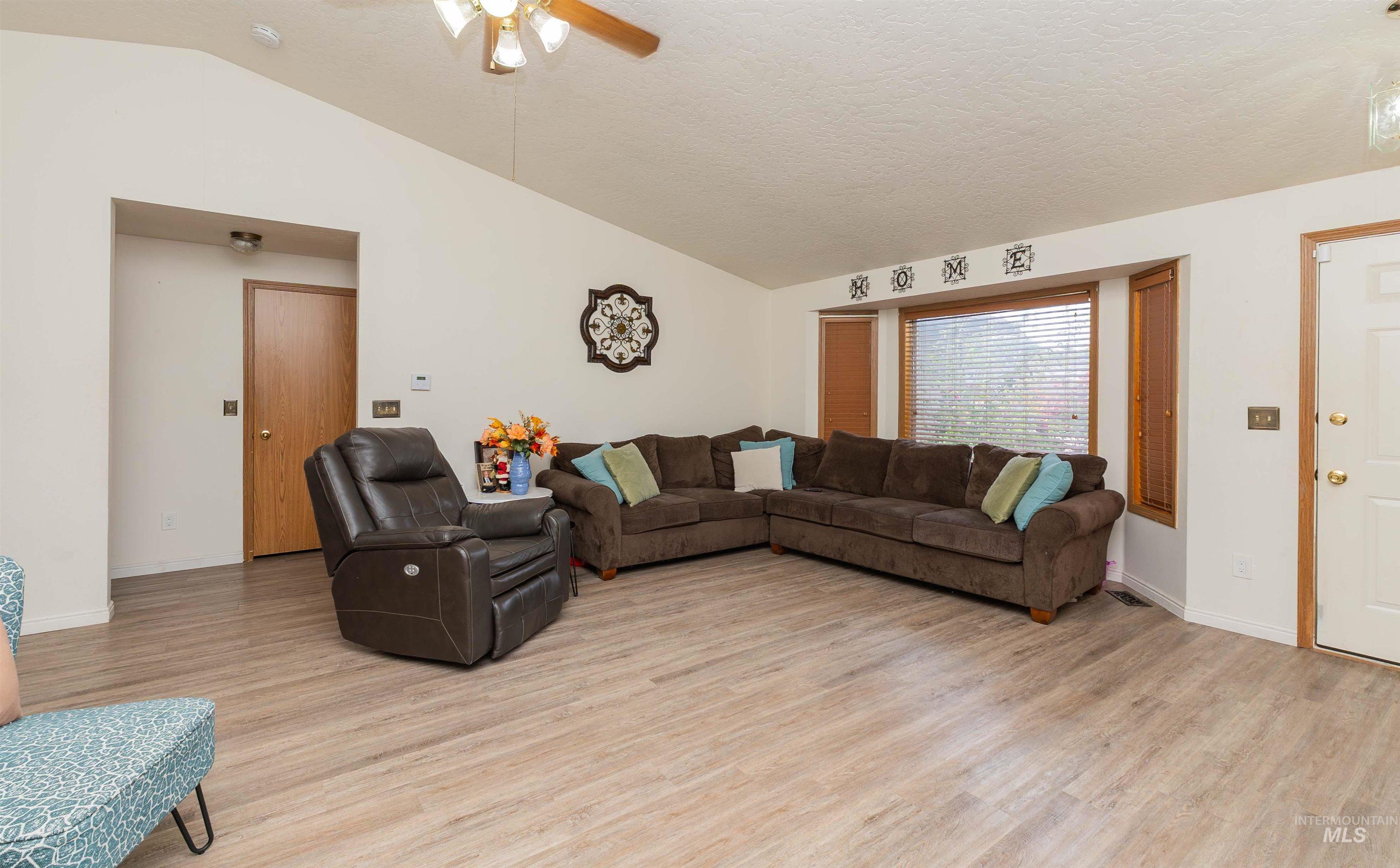 2403 Sunflower Dr. Property Photo 12