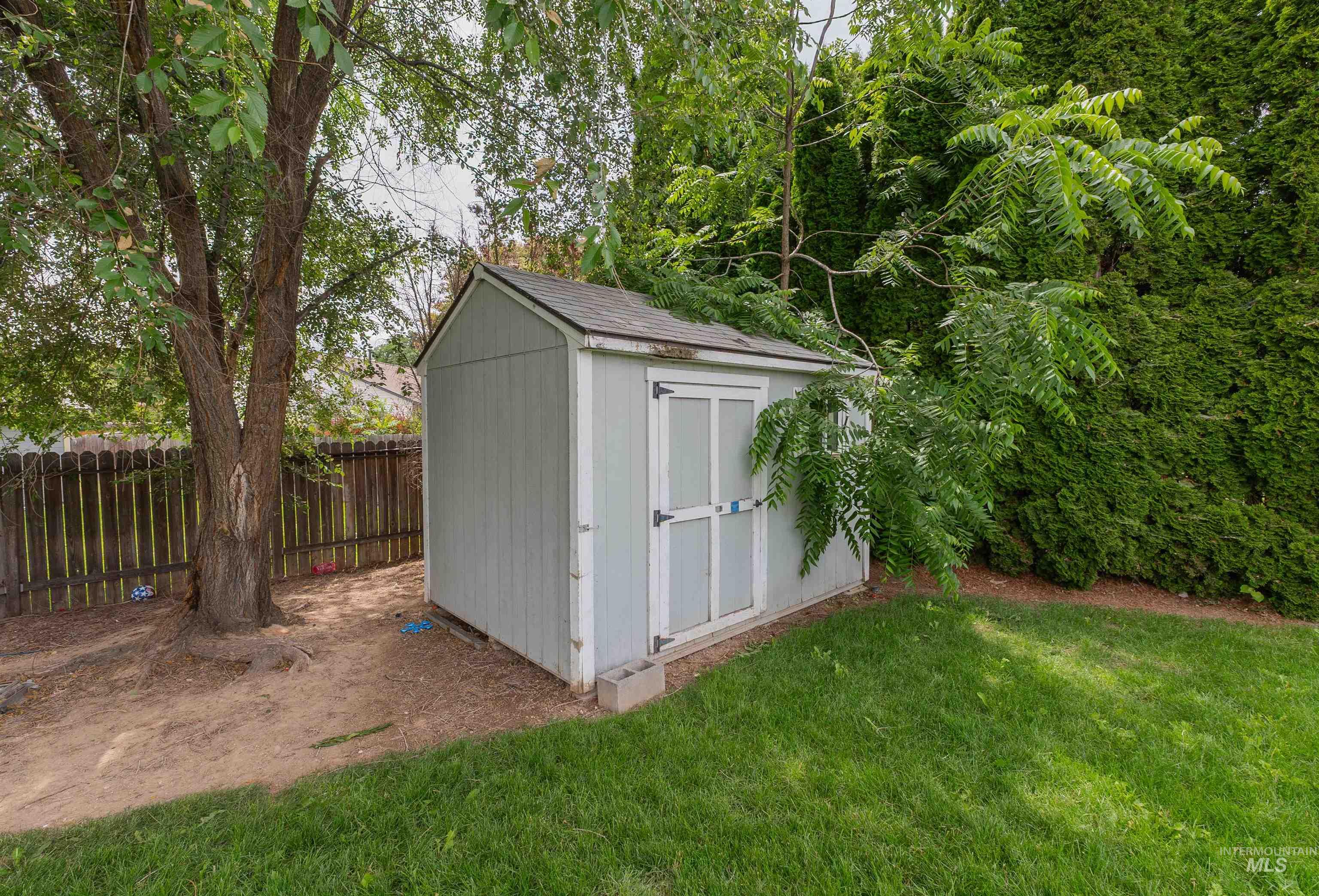 2403 Sunflower Dr. Property Photo 34