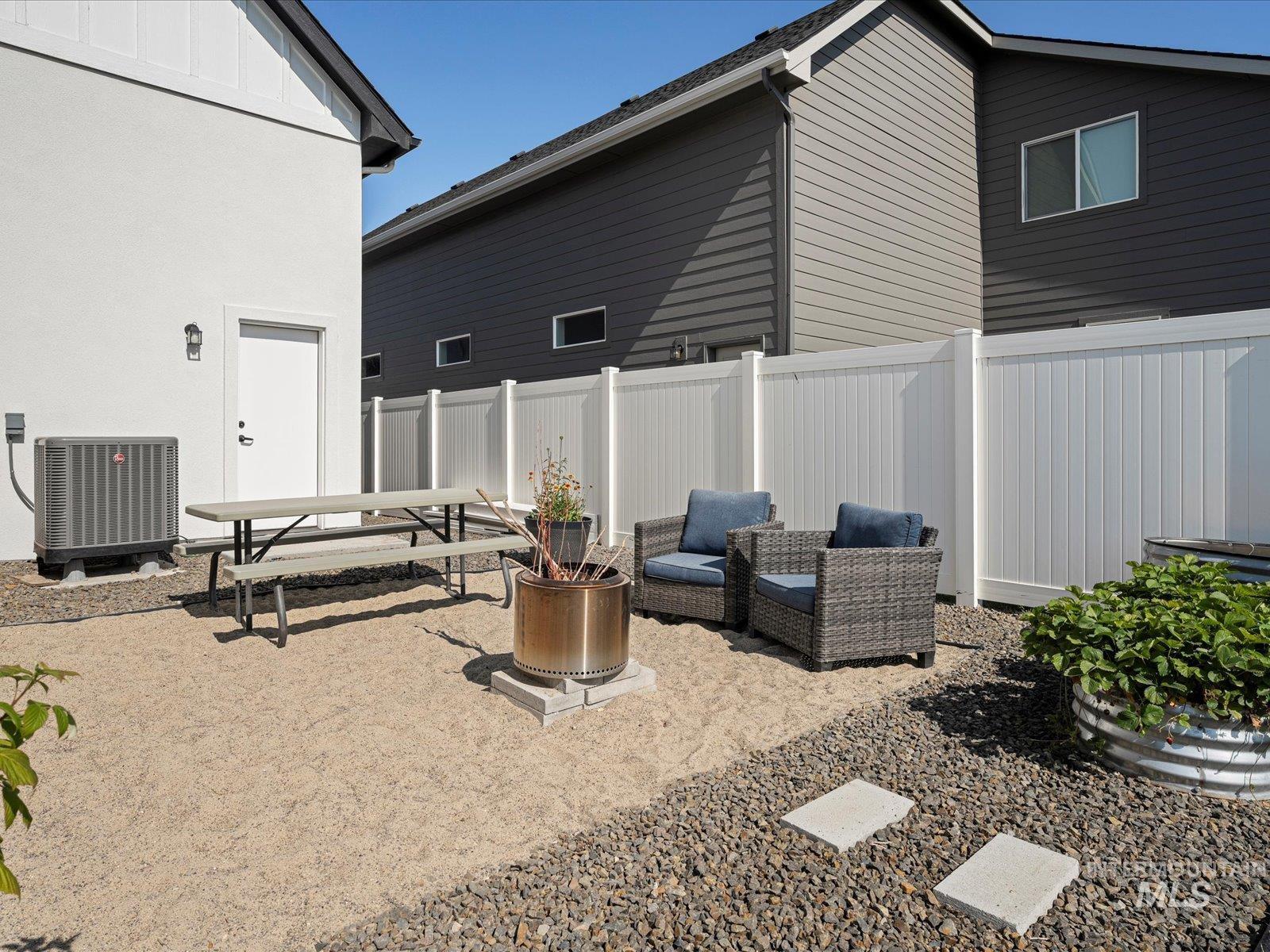 3917 Palisade Ave Property Photo 34