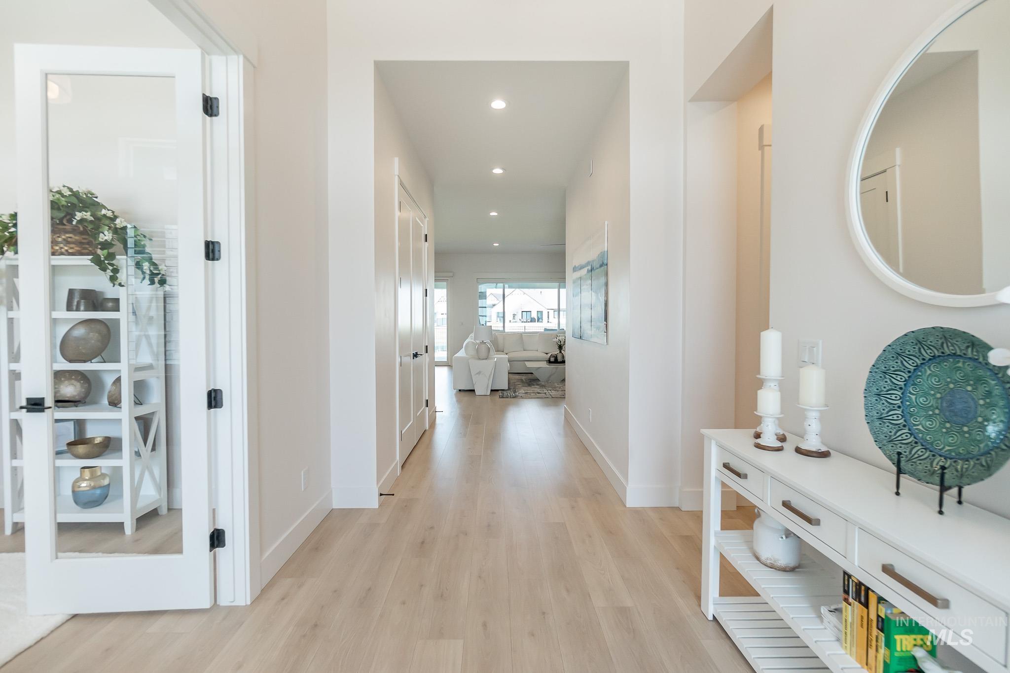 207 S Eagles Roost Way Property Photo 10