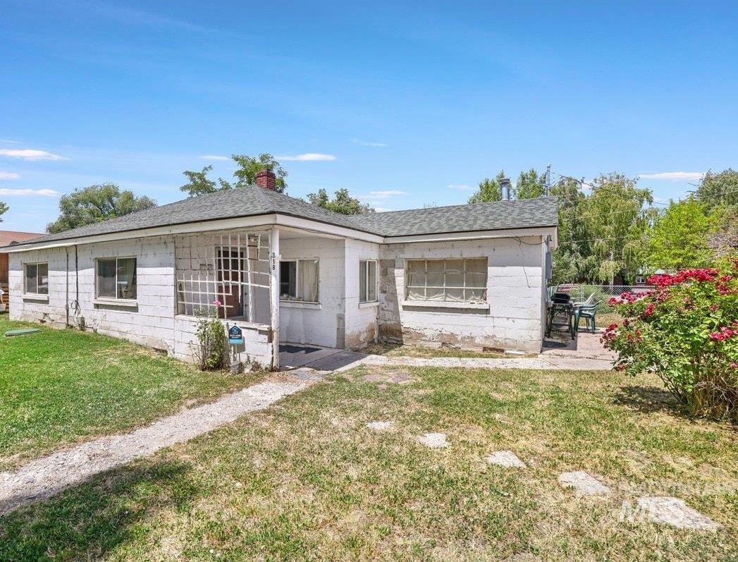 218 W 5th Ave. Property Photo 1