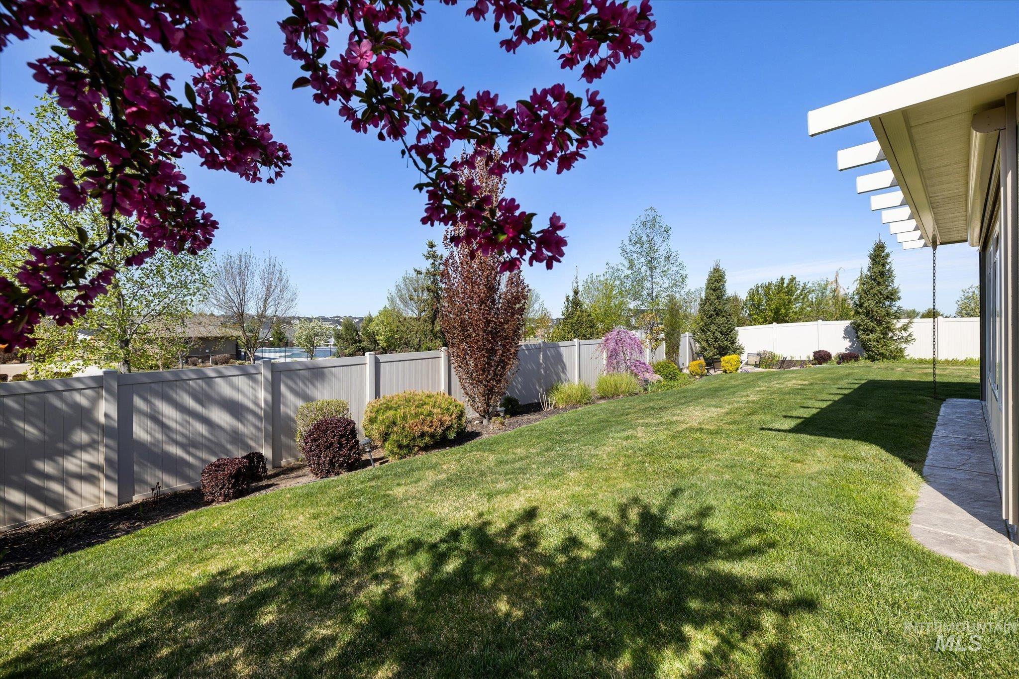 11303 W Victoria Ct Property Photo 38