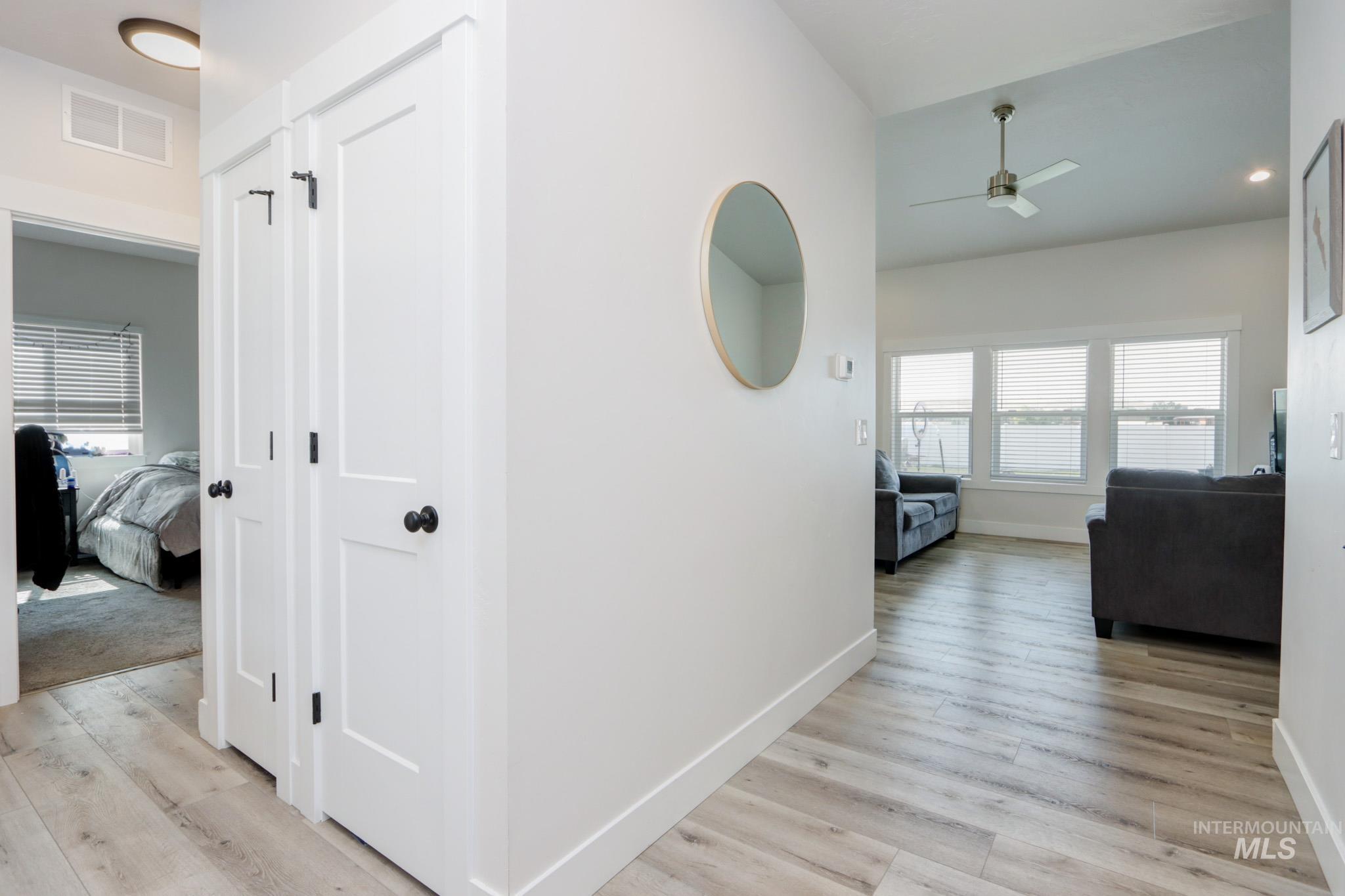 2440 Torrey Pines Ct Property Photo 4