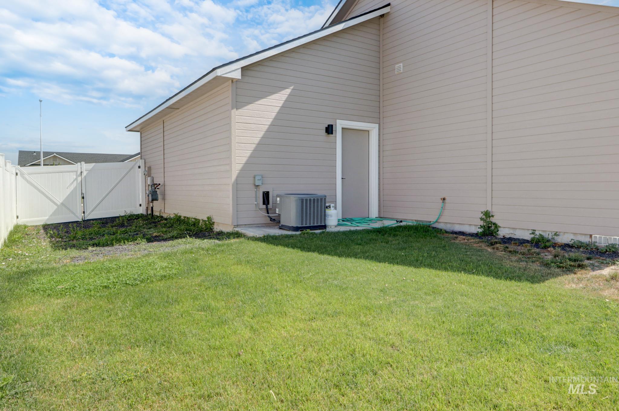 2440 Torrey Pines Ct Property Photo 33