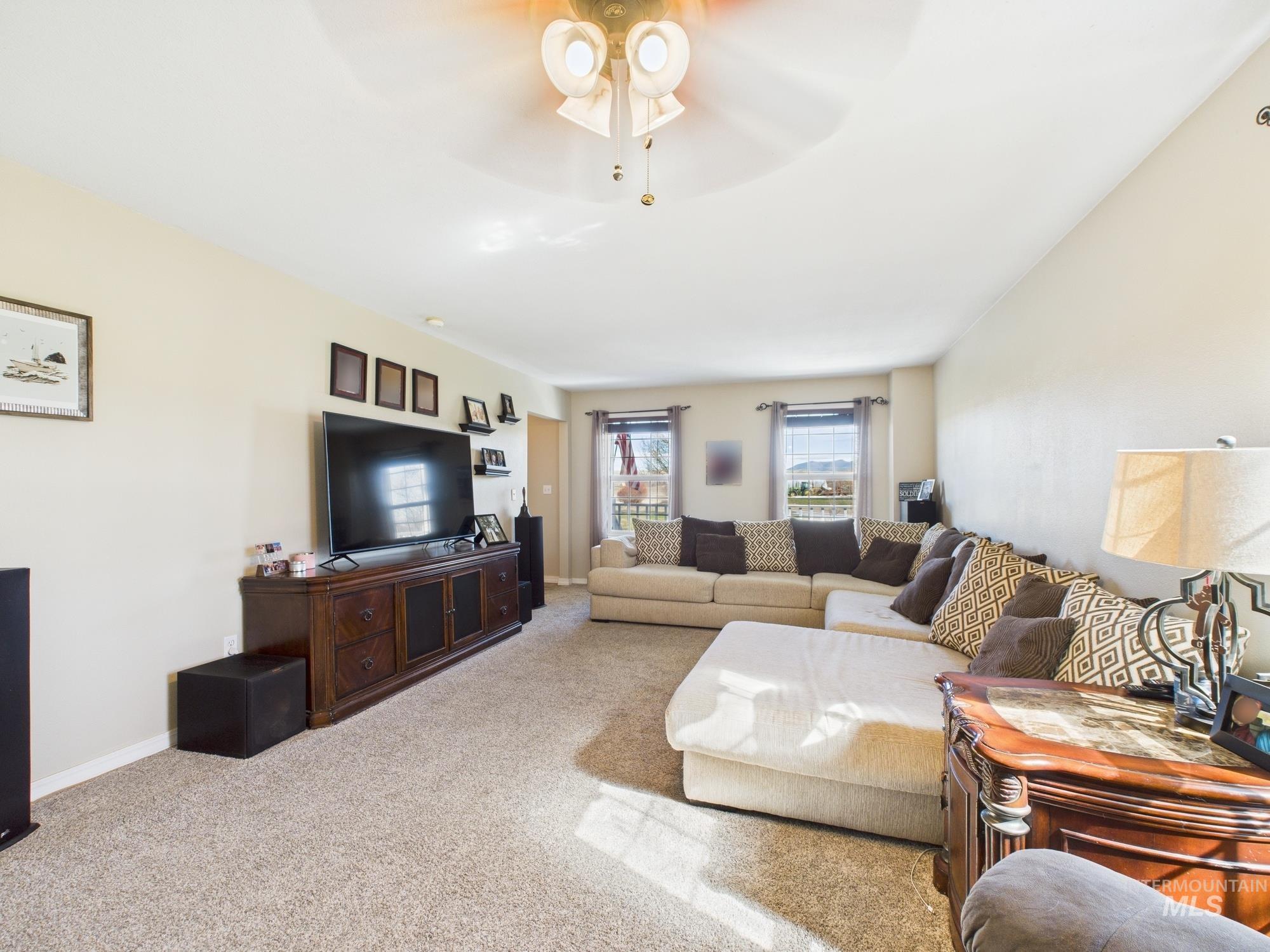 1725 W Central Road Property Photo 11