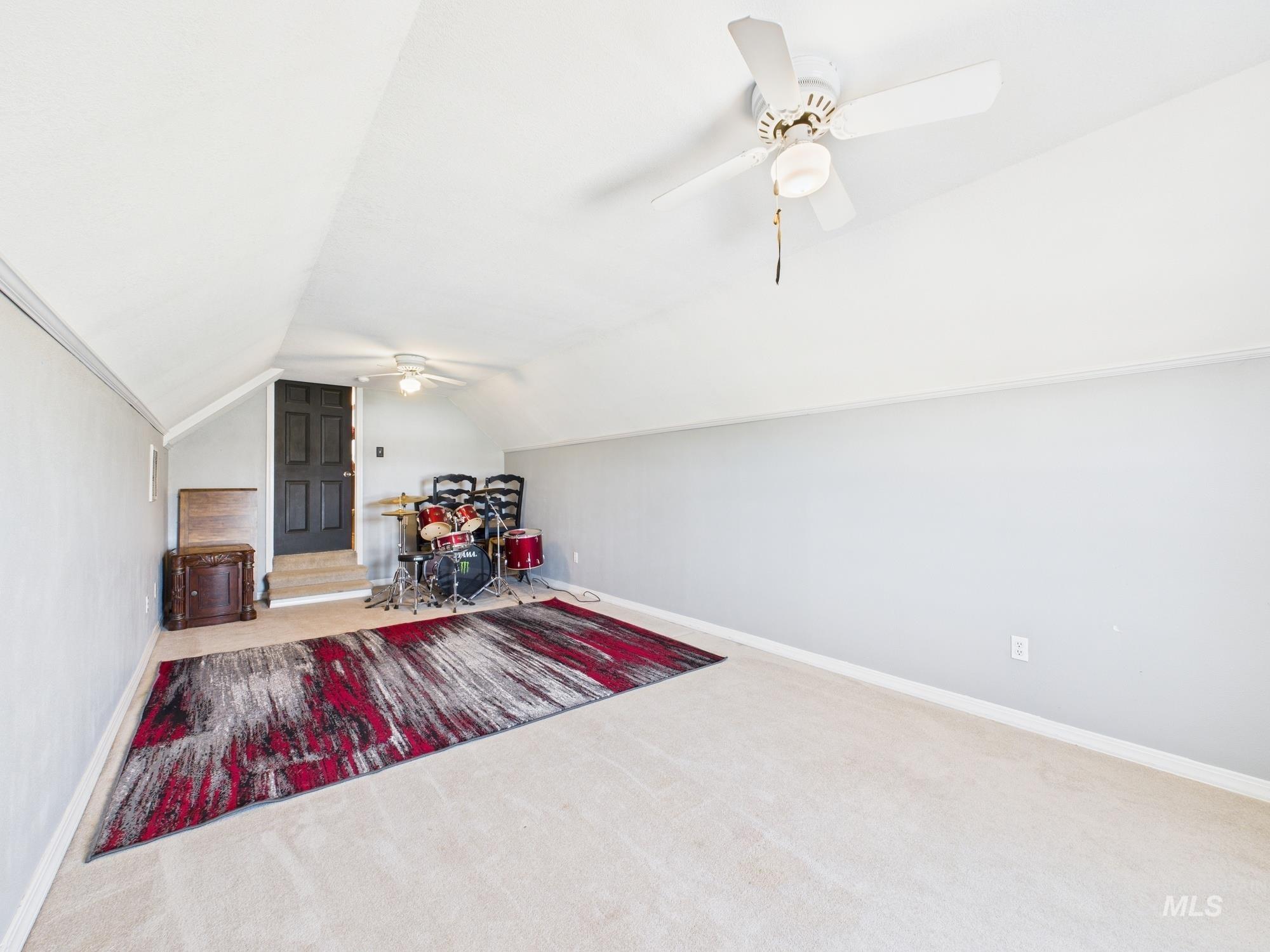 1725 W Central Road Property Photo 17