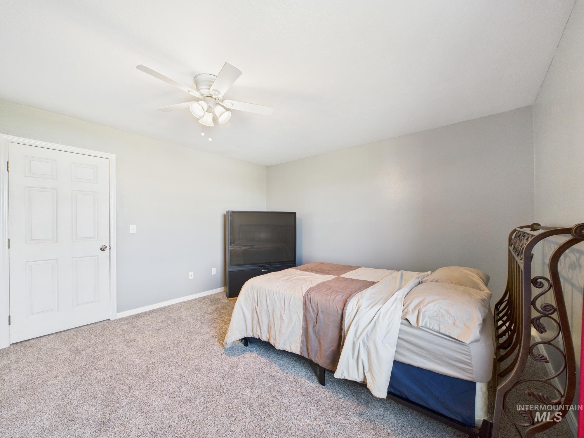 1725 W Central Road Property Photo 28