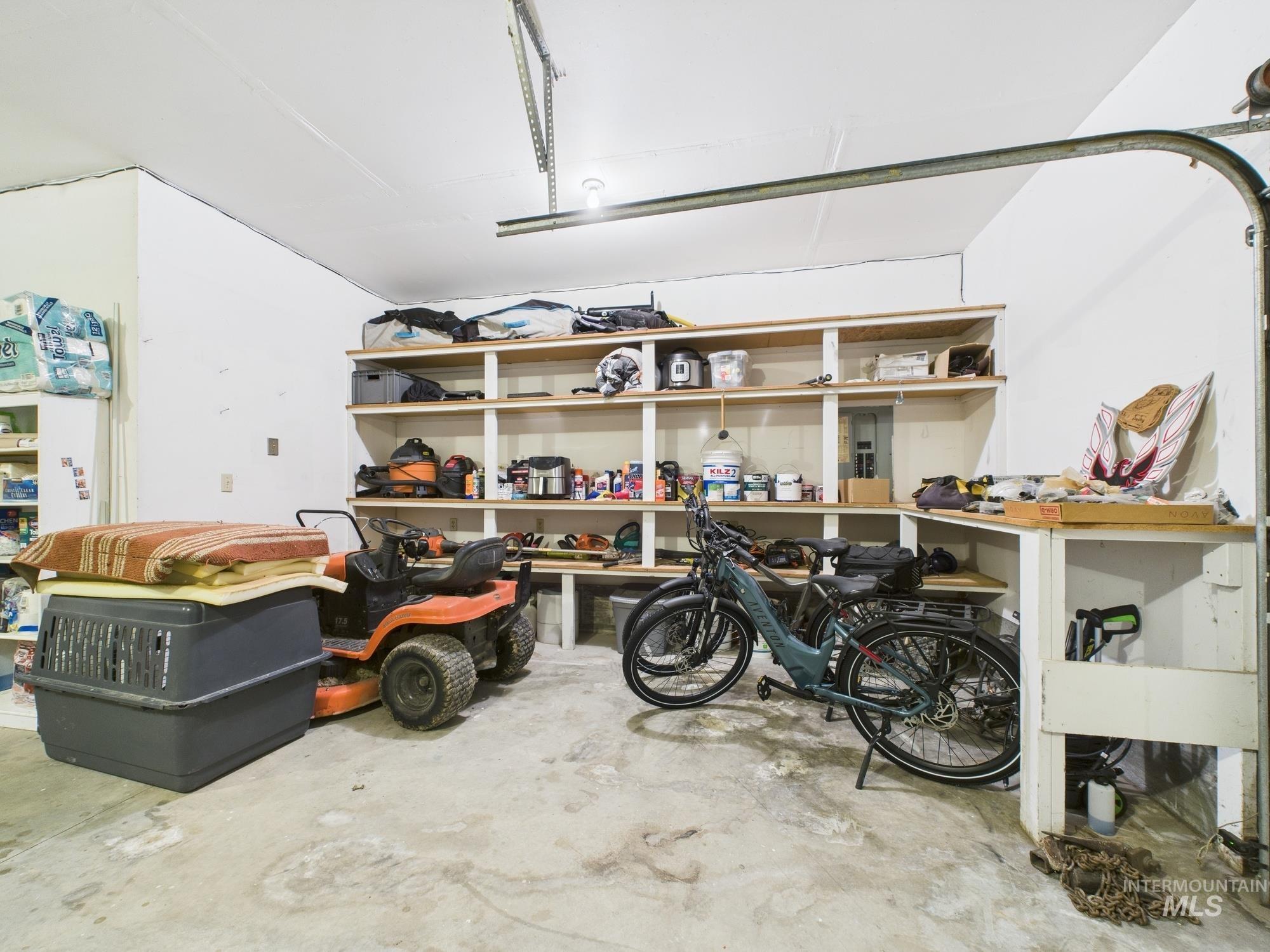 1725 W Central Road Property Photo 30