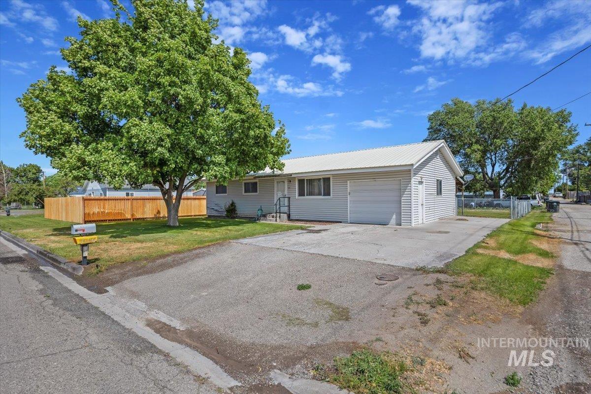 1030 18th Street Property Photo 1
