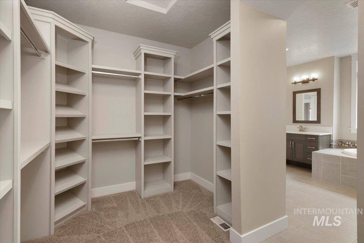 677 E Andes Dr. Property Photo 24