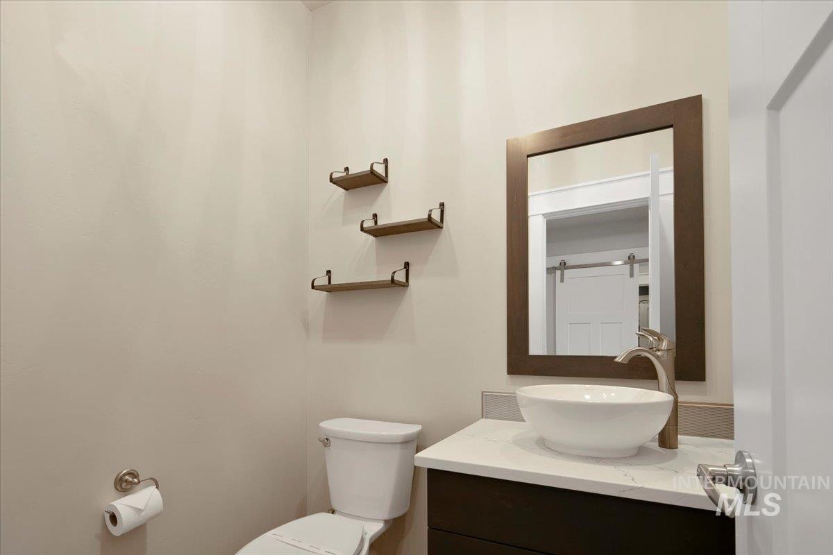 677 E Andes Dr. Property Photo 28