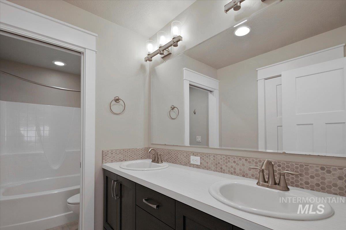 677 E Andes Dr. Property Photo 37