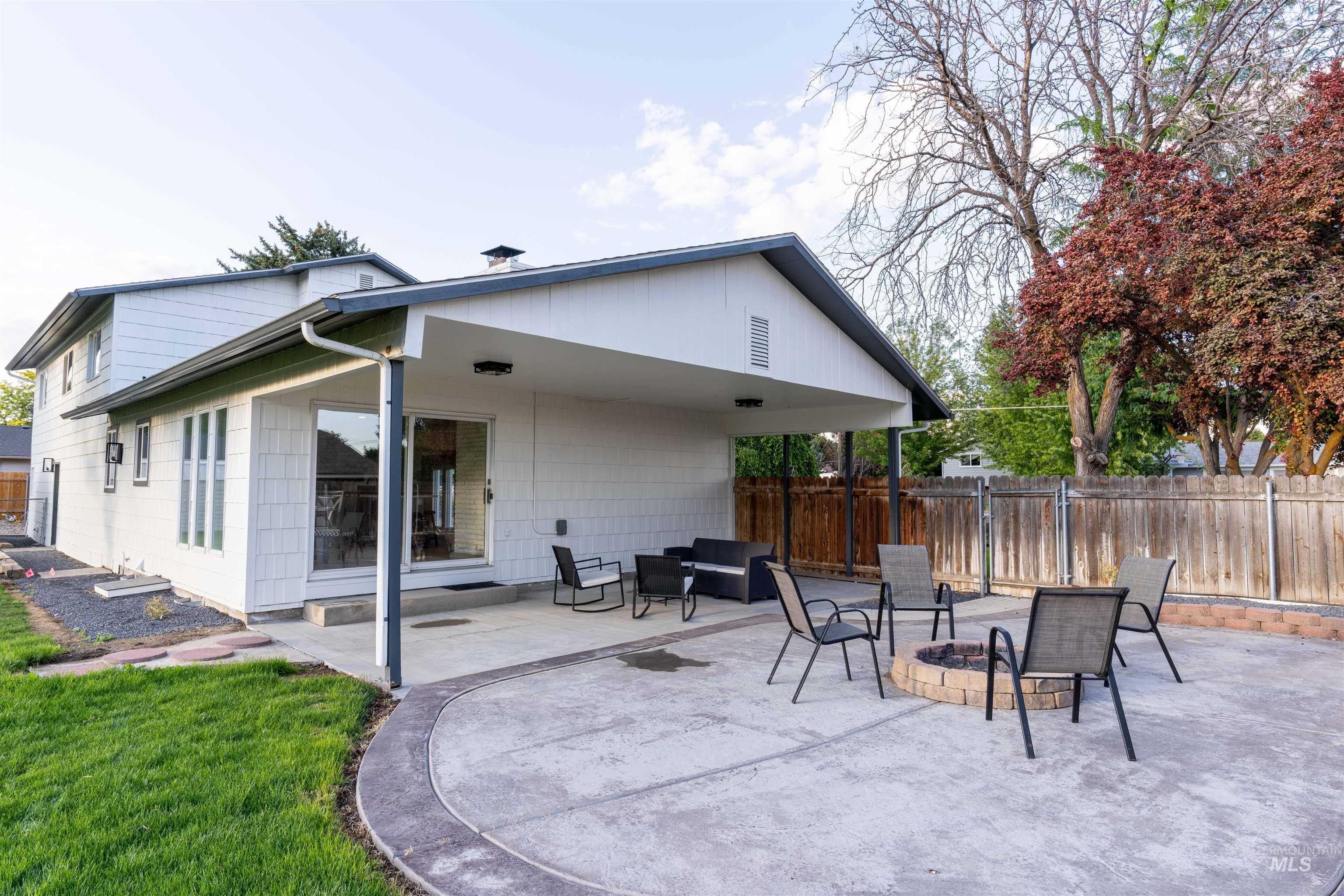 16103 S Kimball Ave Property Photo 5
