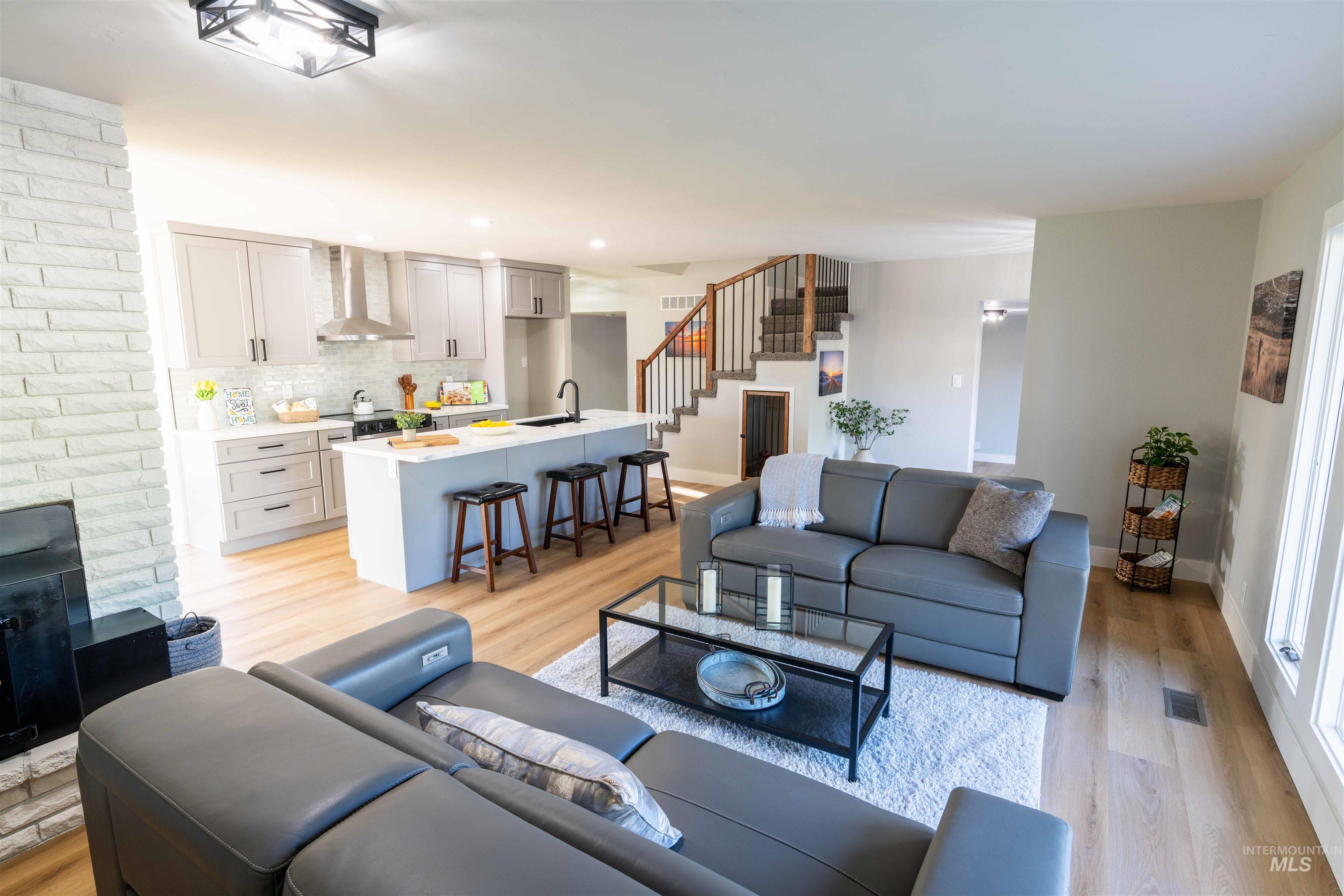 16103 S Kimball Ave Property Photo 13