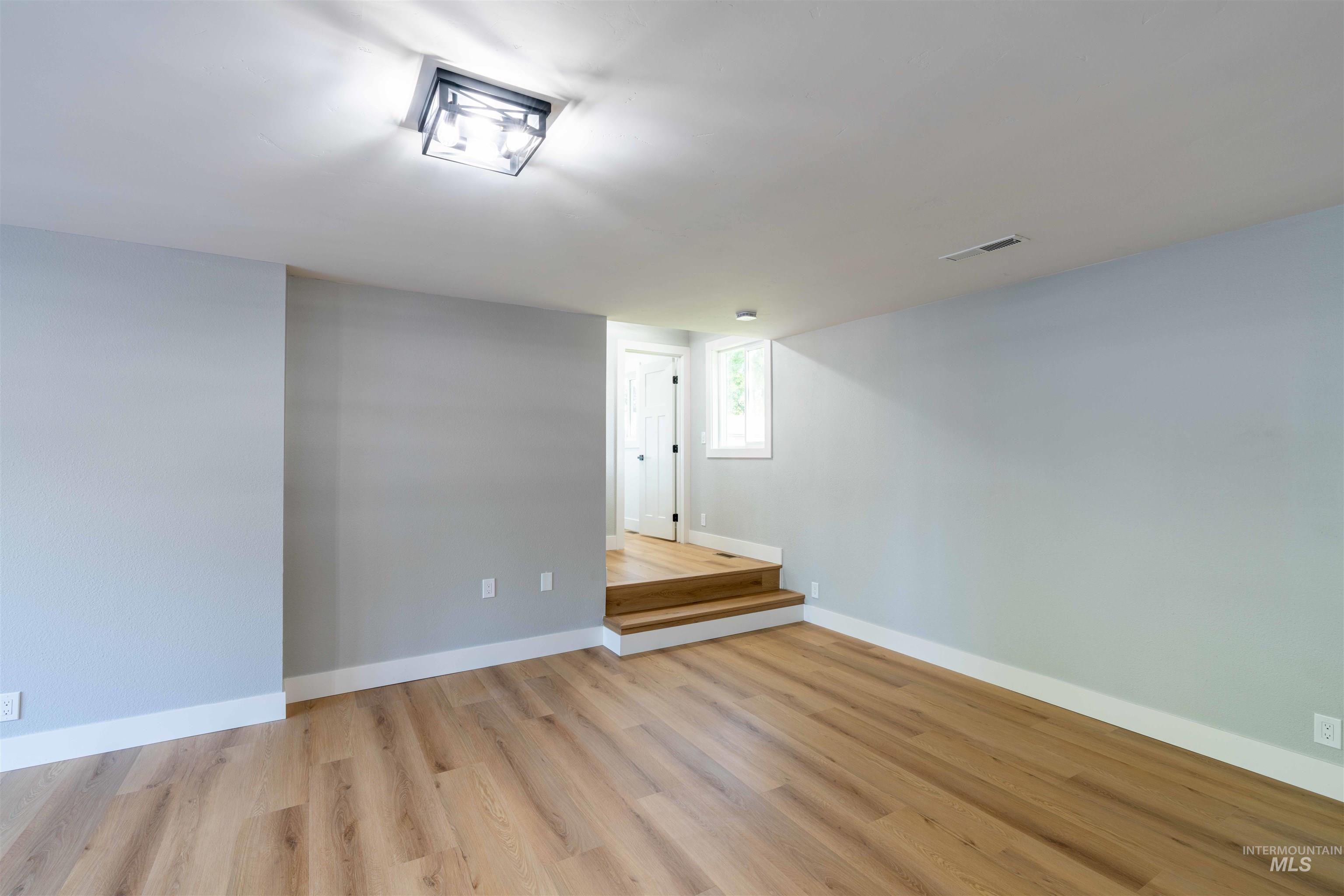 16103 S Kimball Ave Property Photo 23