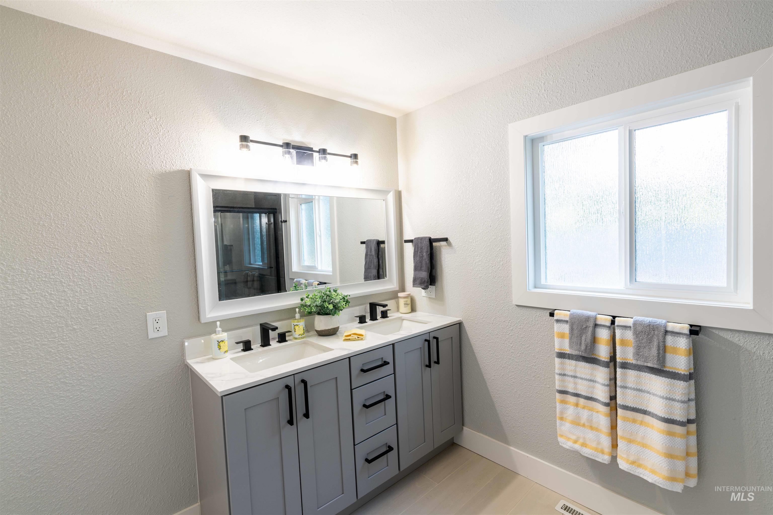 16103 S Kimball Ave Property Photo 30