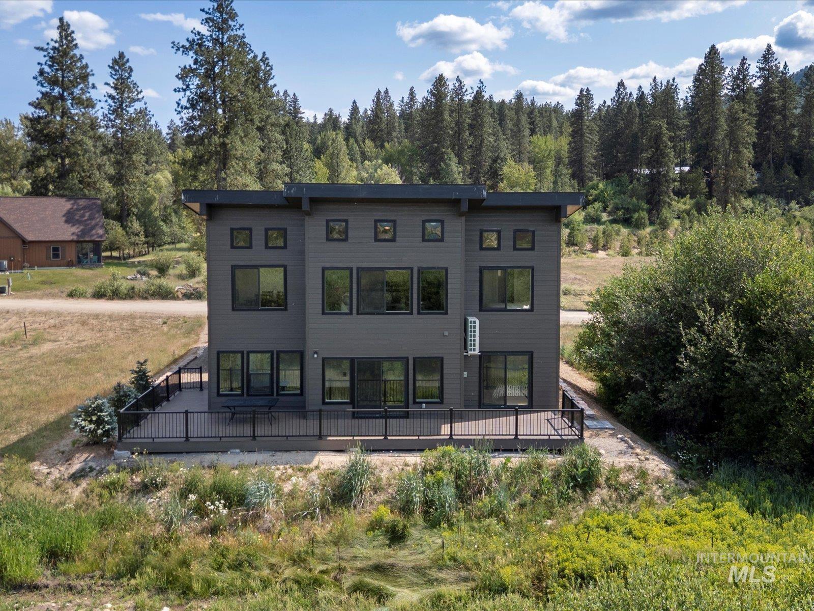 58 Wapiti Court Property Photo 1