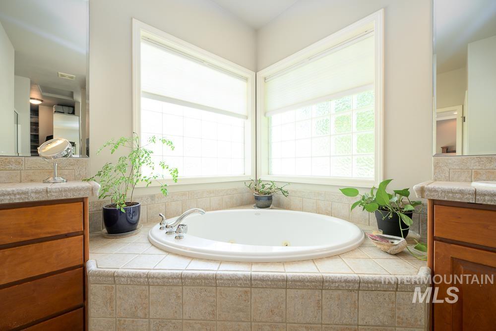 3032 W Dorchester Dr Property Photo 18