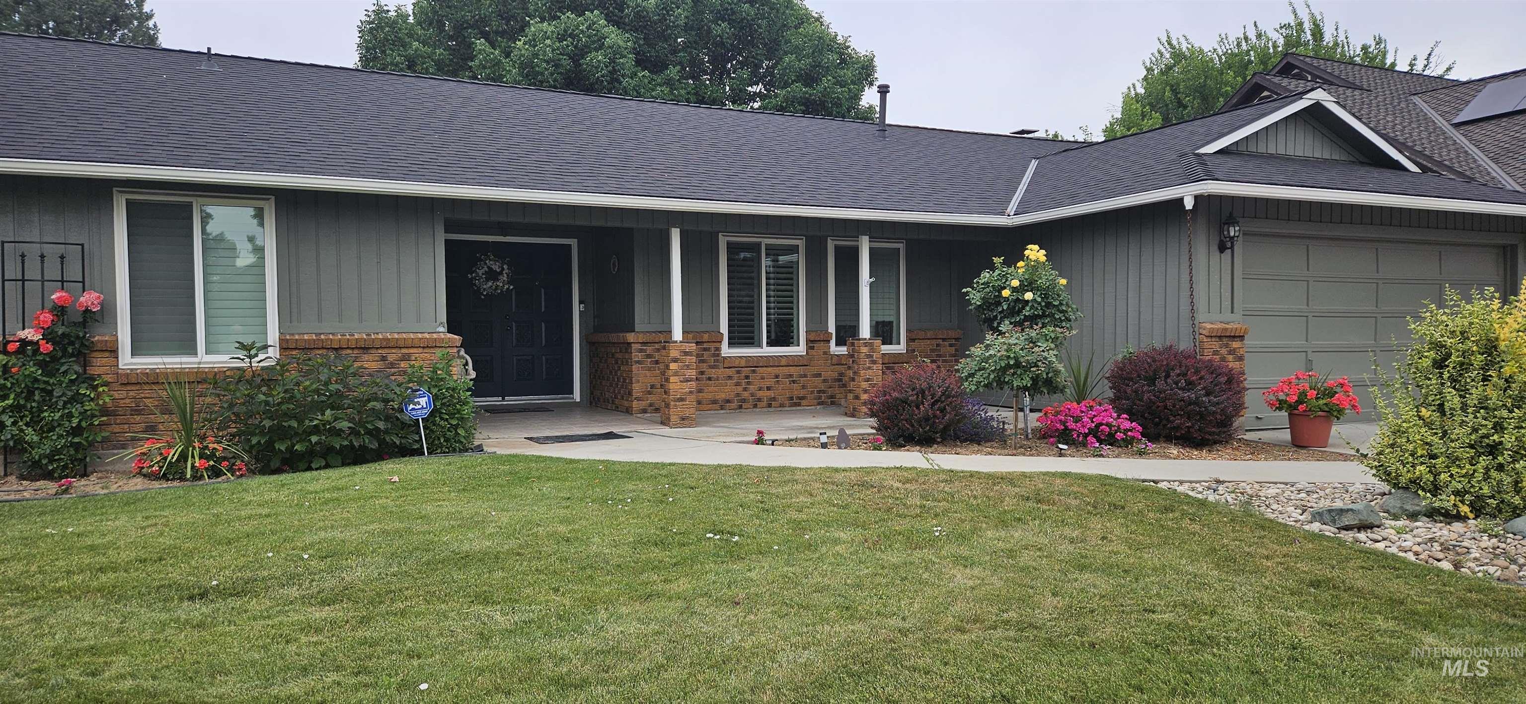 3665 W Woodmont Dr Property Photo 1