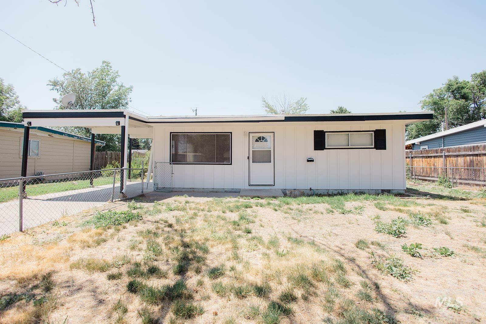 690 S 13th E Property Photo 1