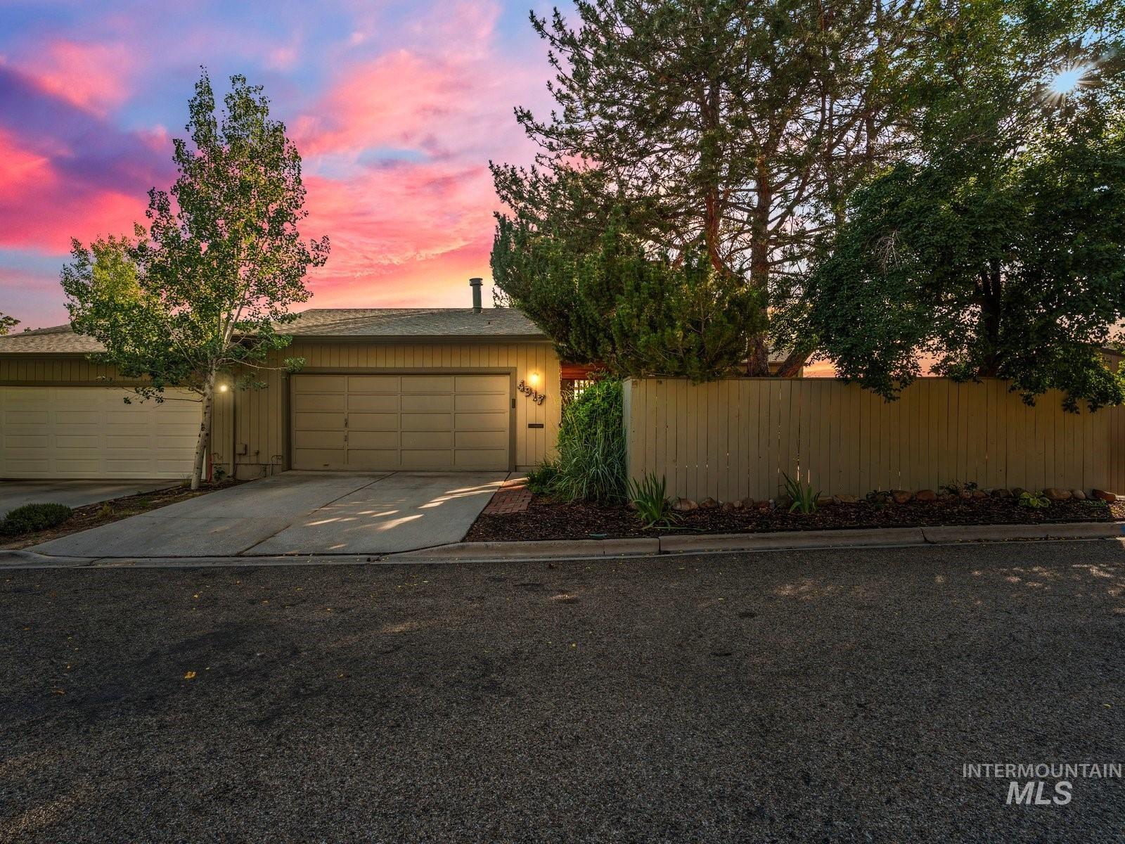 4917 N Wildrye Dr Property Photo 1