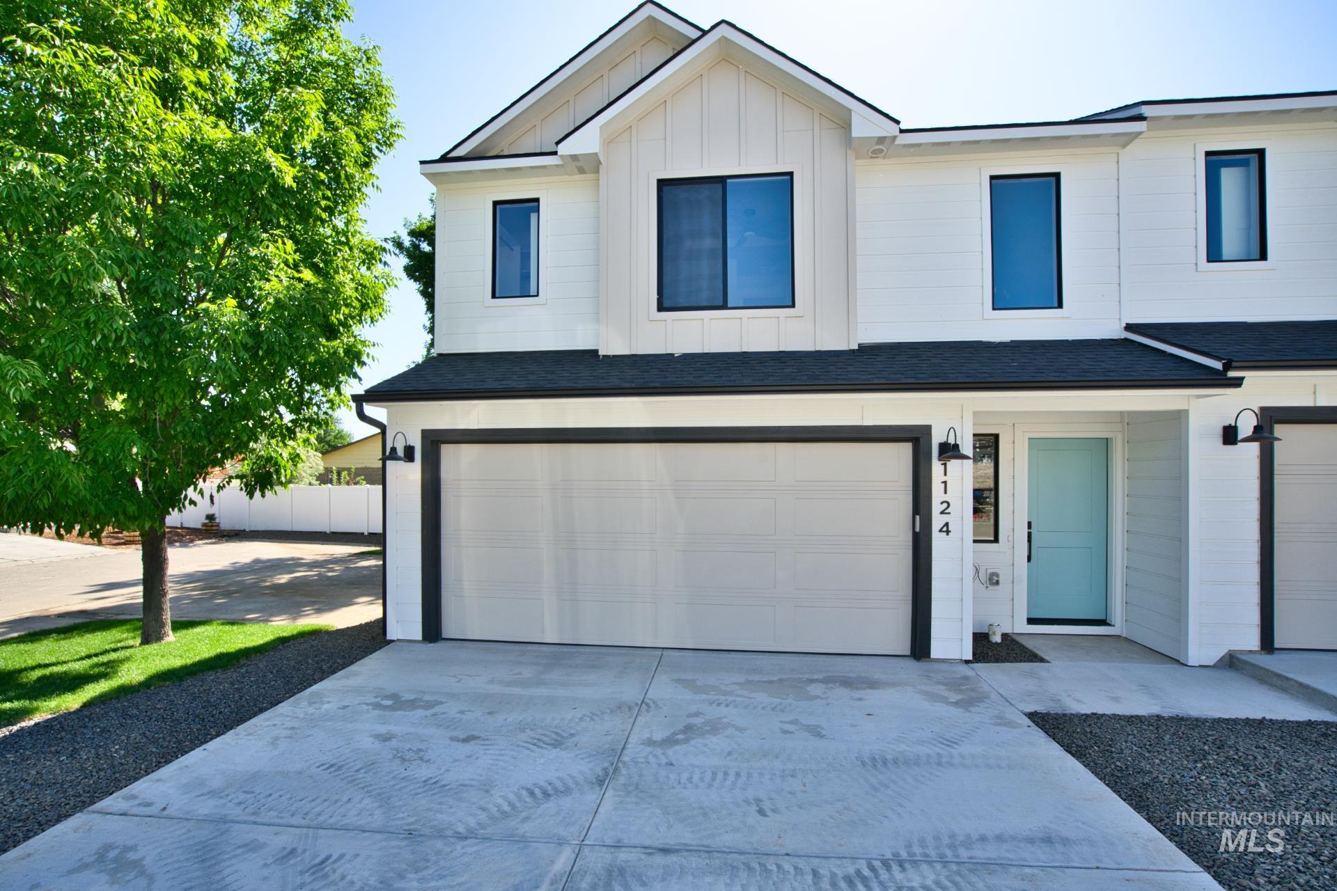 1124 S Barberry Pl Property Photo 1