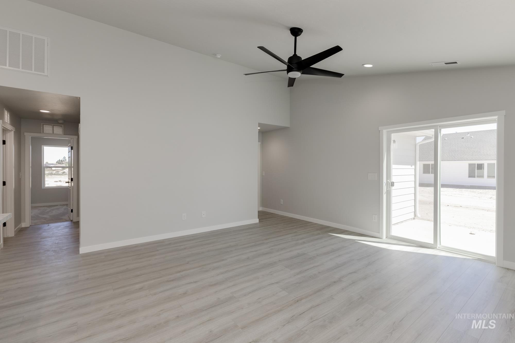 2128 N 7th E St Property Photo 6