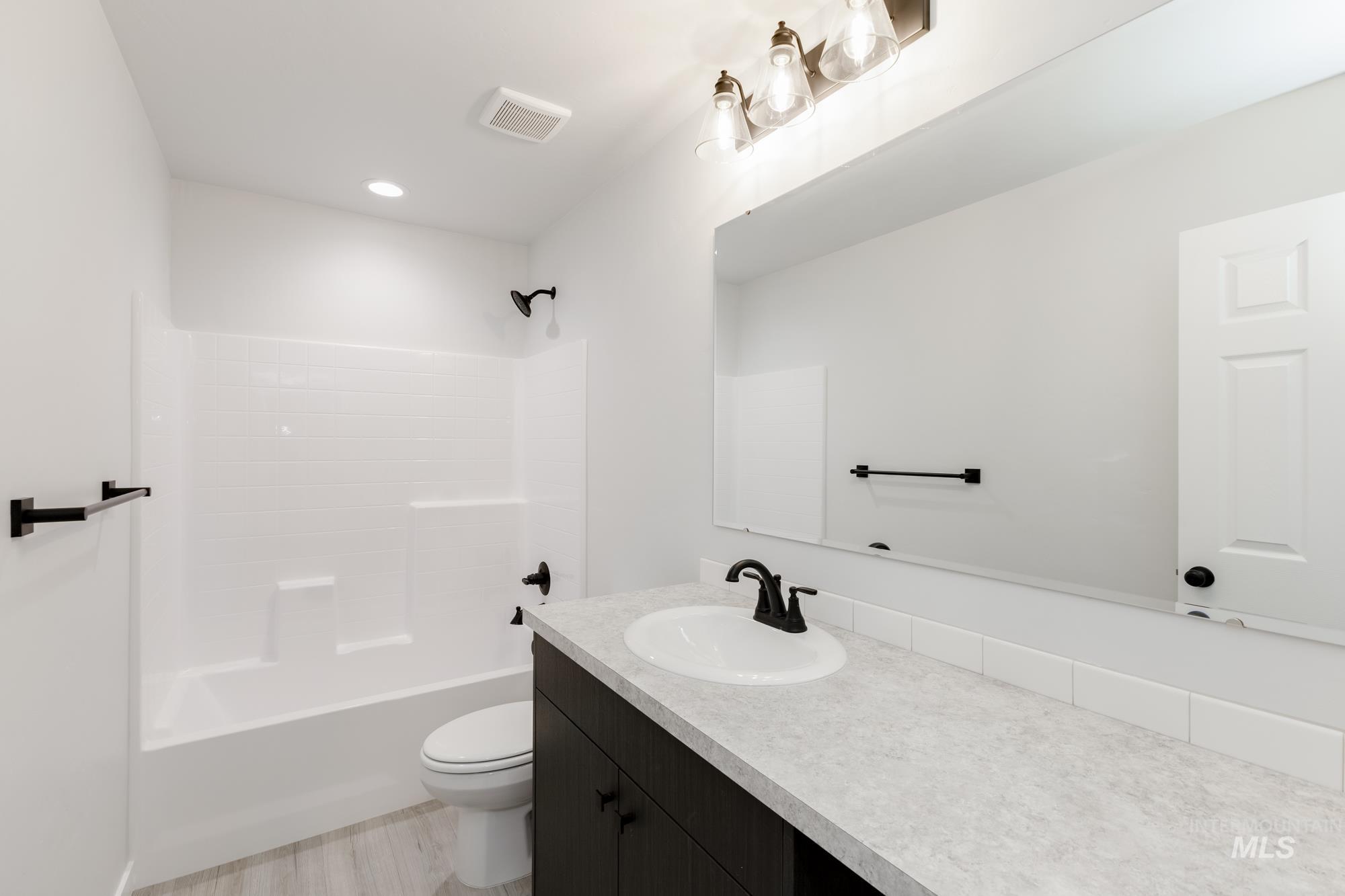 2128 N 7th E St Property Photo 13