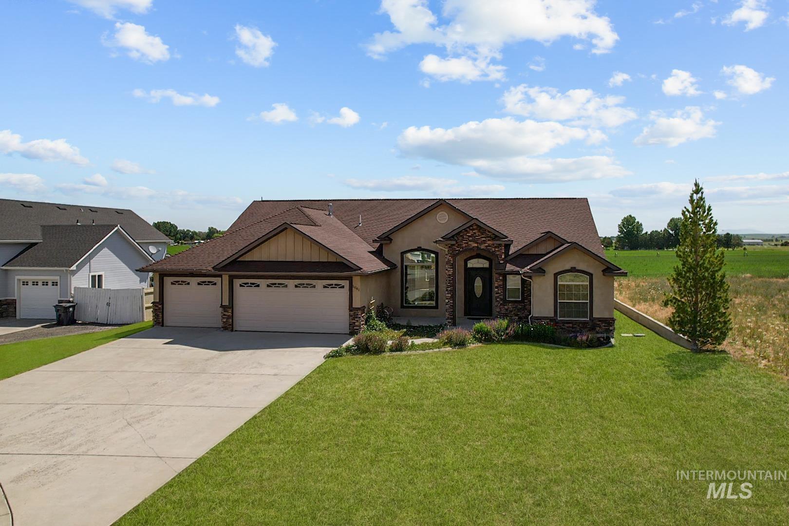 1041 Lupine Lane Property Photo 1