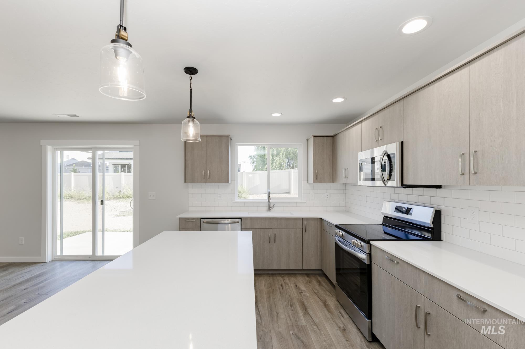 11104 W Teratai St Property Photo 4
