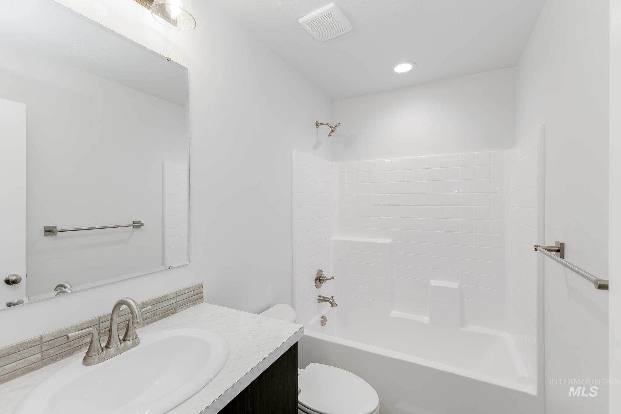 2388 N Carly Ave Property Photo 13