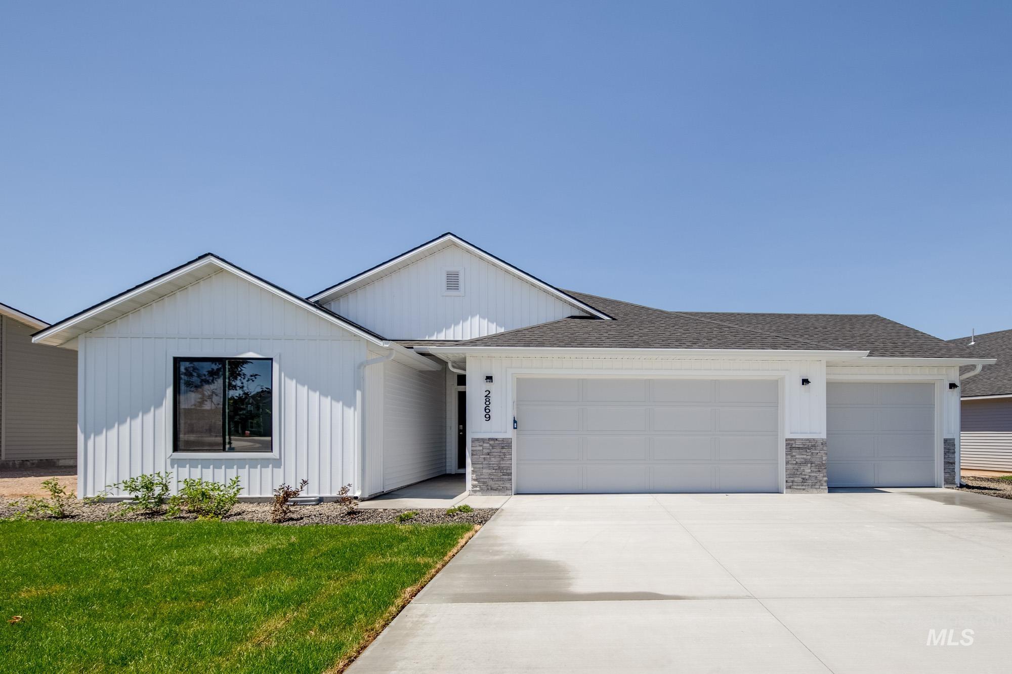 2869 N Arroyo Vista Way Property Photo 1