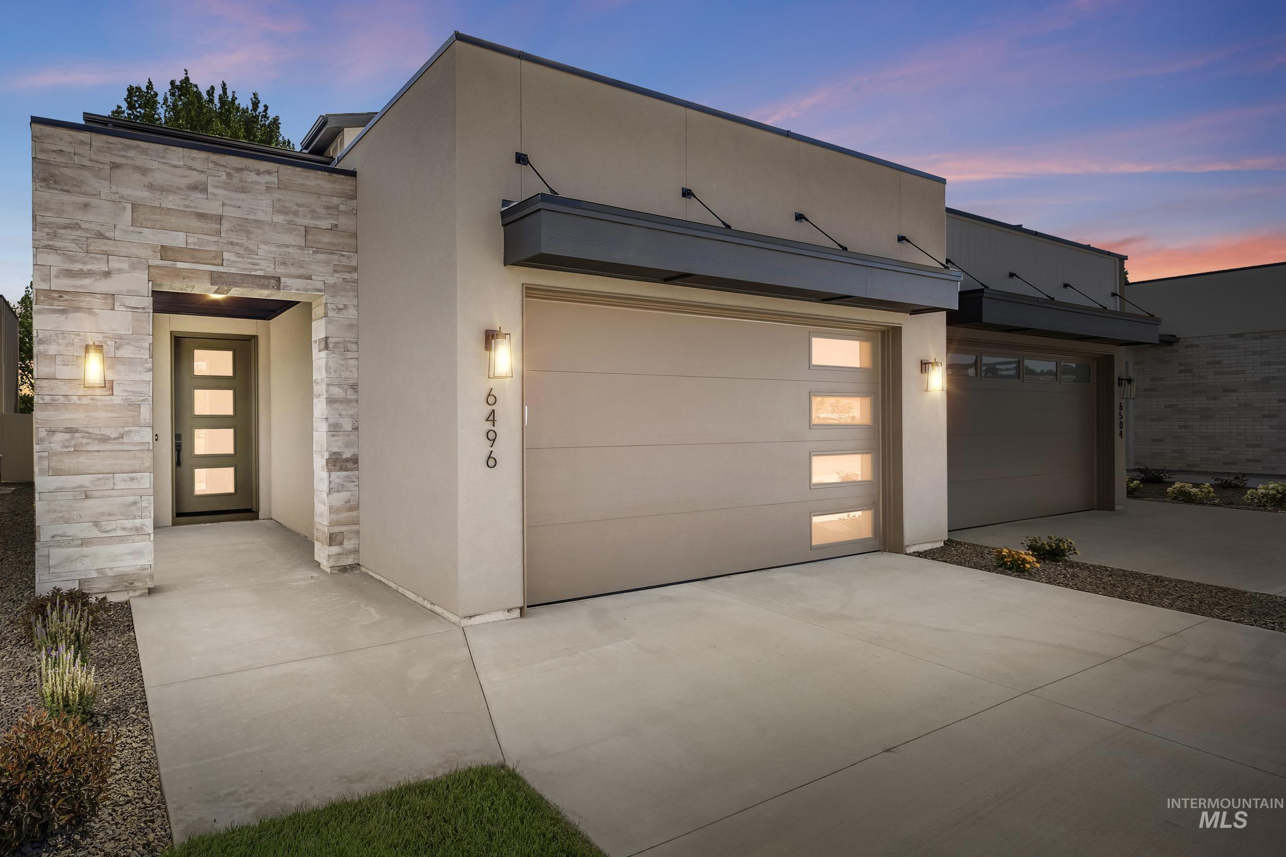 6496 S Astoria Ave Property Photo 1