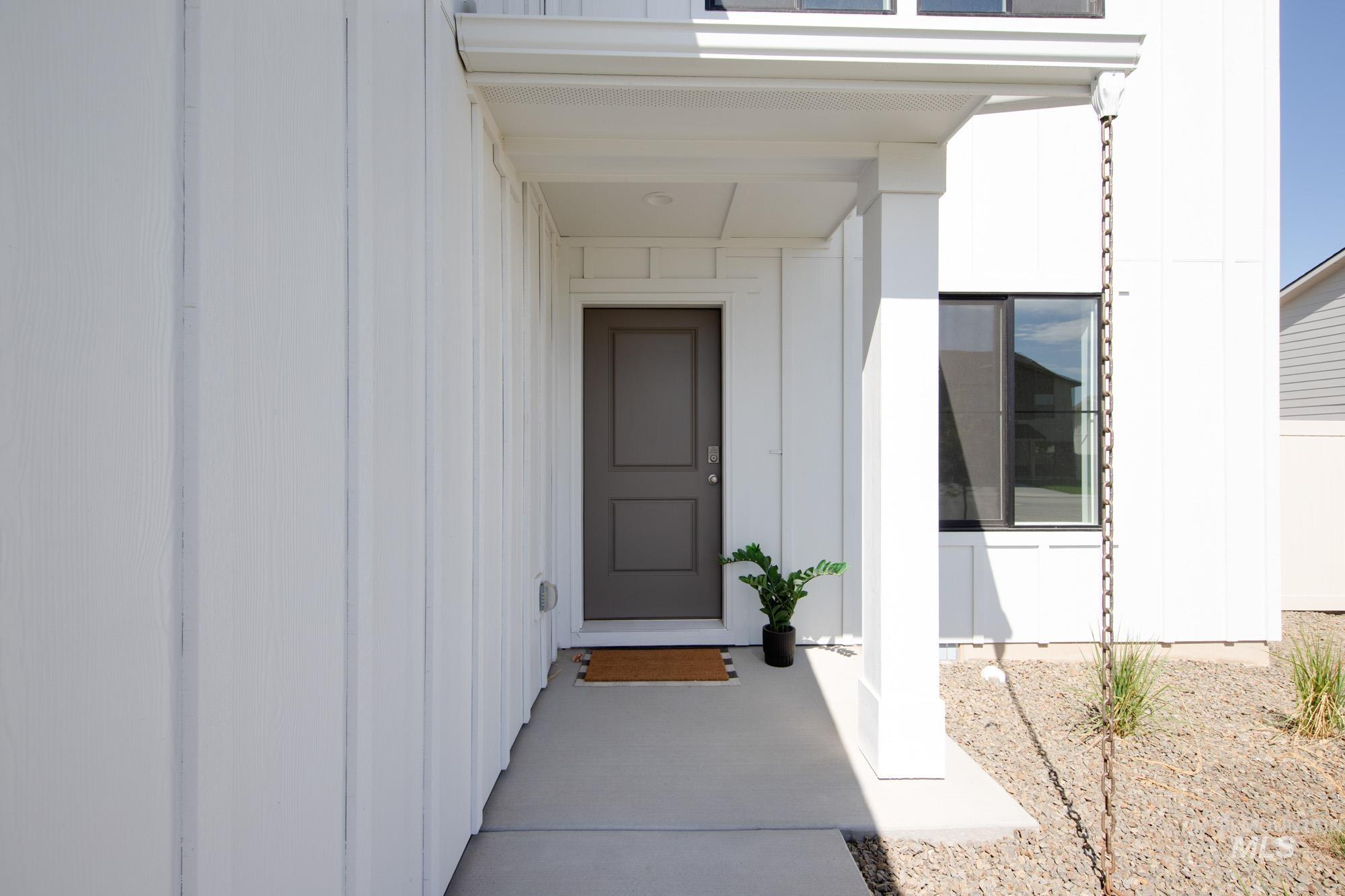 16807 Carlin Ave Property Photo 2