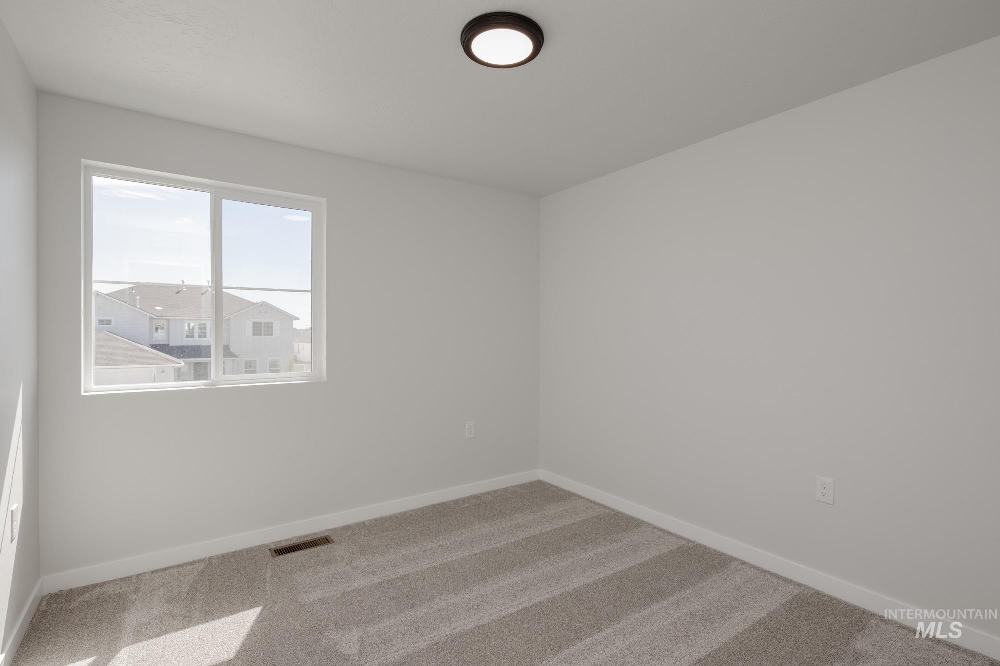 16807 Carlin Ave Property Photo 24