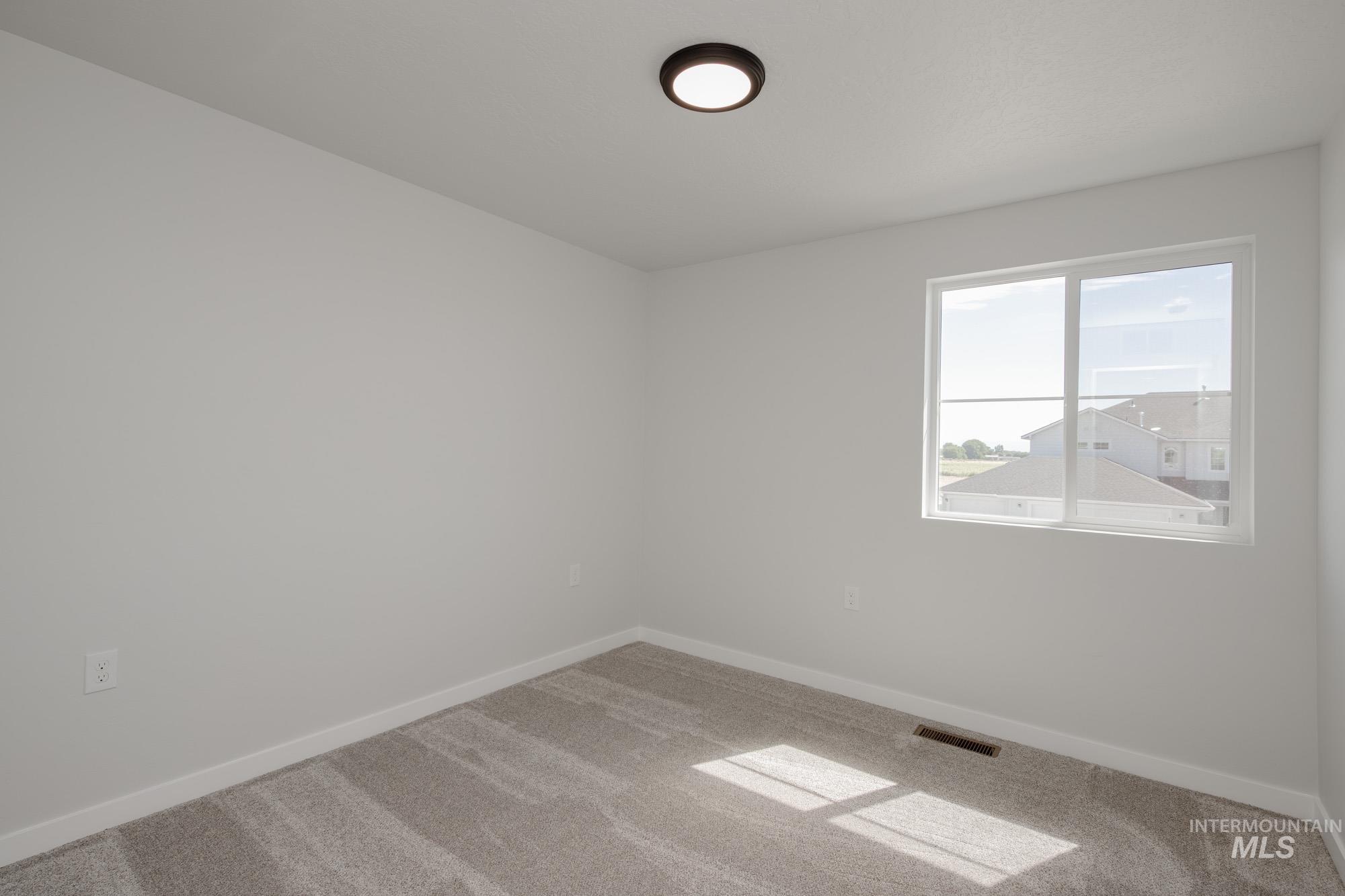 16807 Carlin Ave Property Photo 25