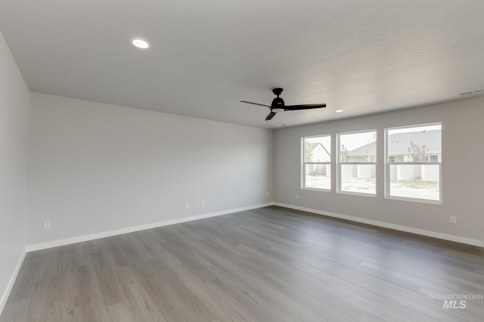 1026 E Perjue Basin Dr Property Photo 8